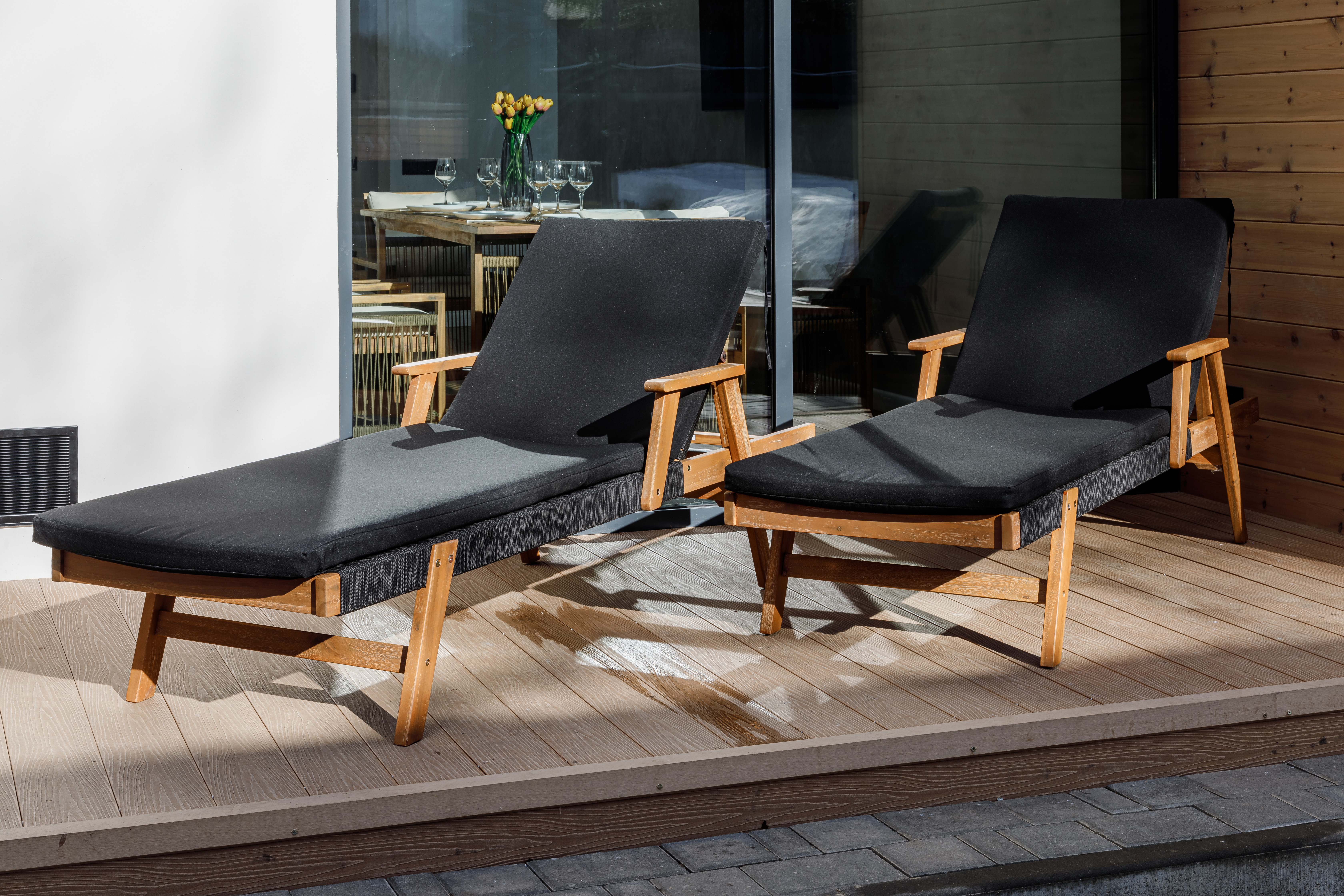 Изображение товара Шезлонг с подушкой MICHELLE SUNLOUNGE из акации 200x73 см черный