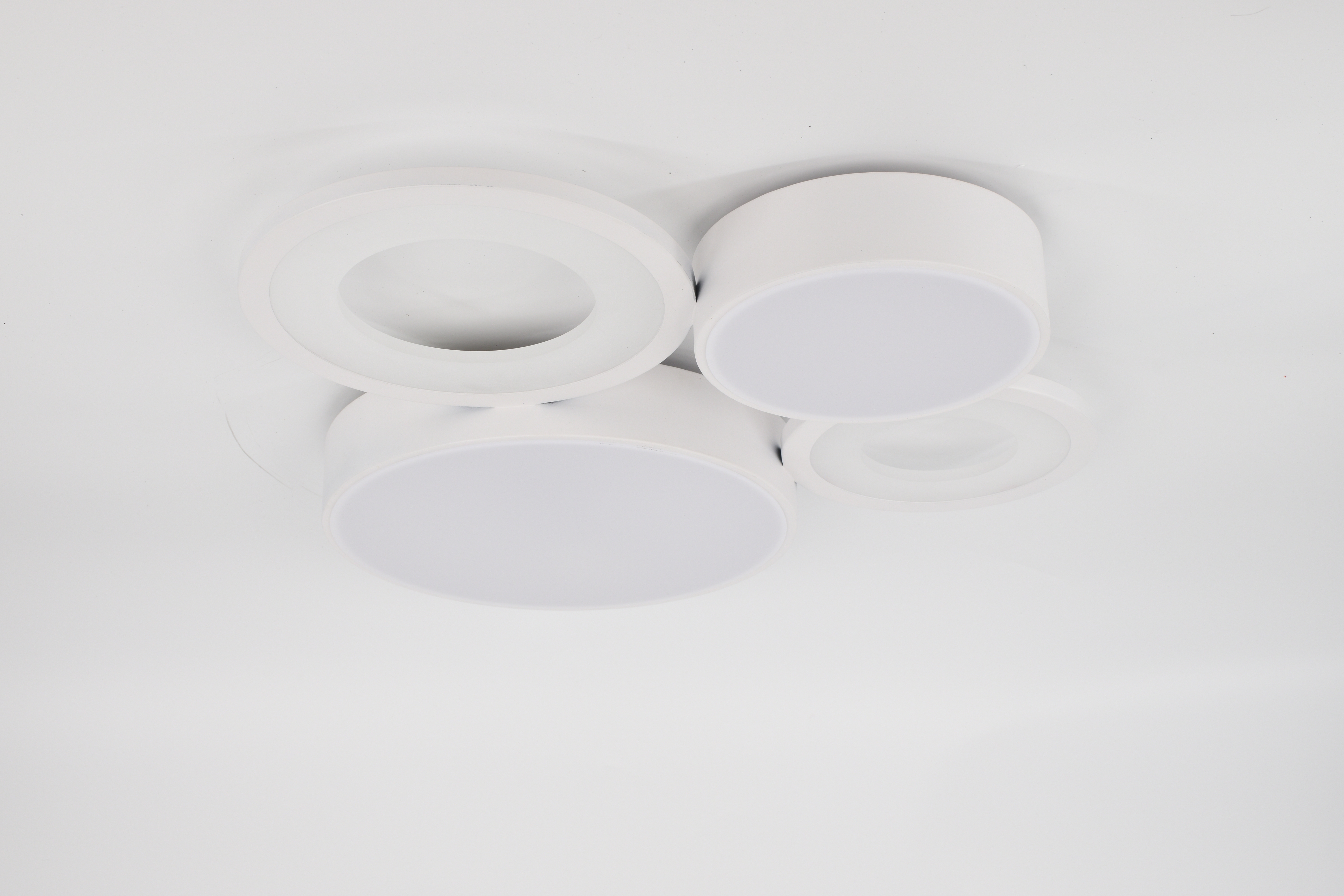 Изображение товара Люстра потолочная светодиодная Escada Streamline 10286/4led регулируемый 18 м² белый свет