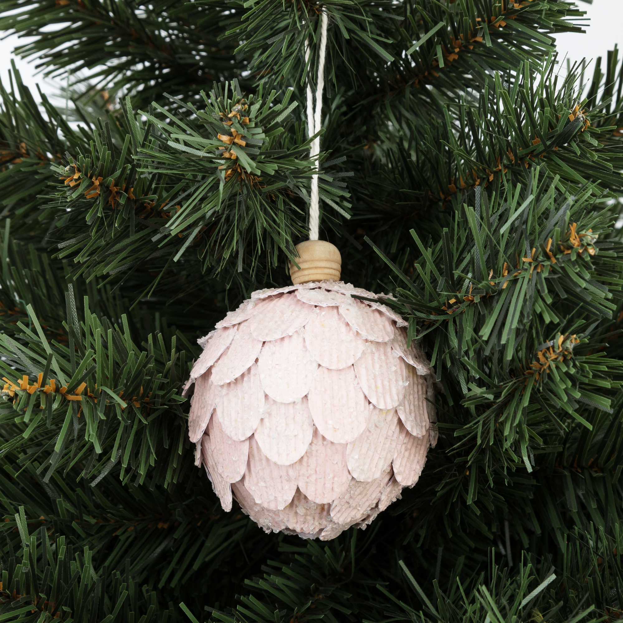 Изображение товара Елочный шар Лотос 8 см розовый новогодний пластиковый