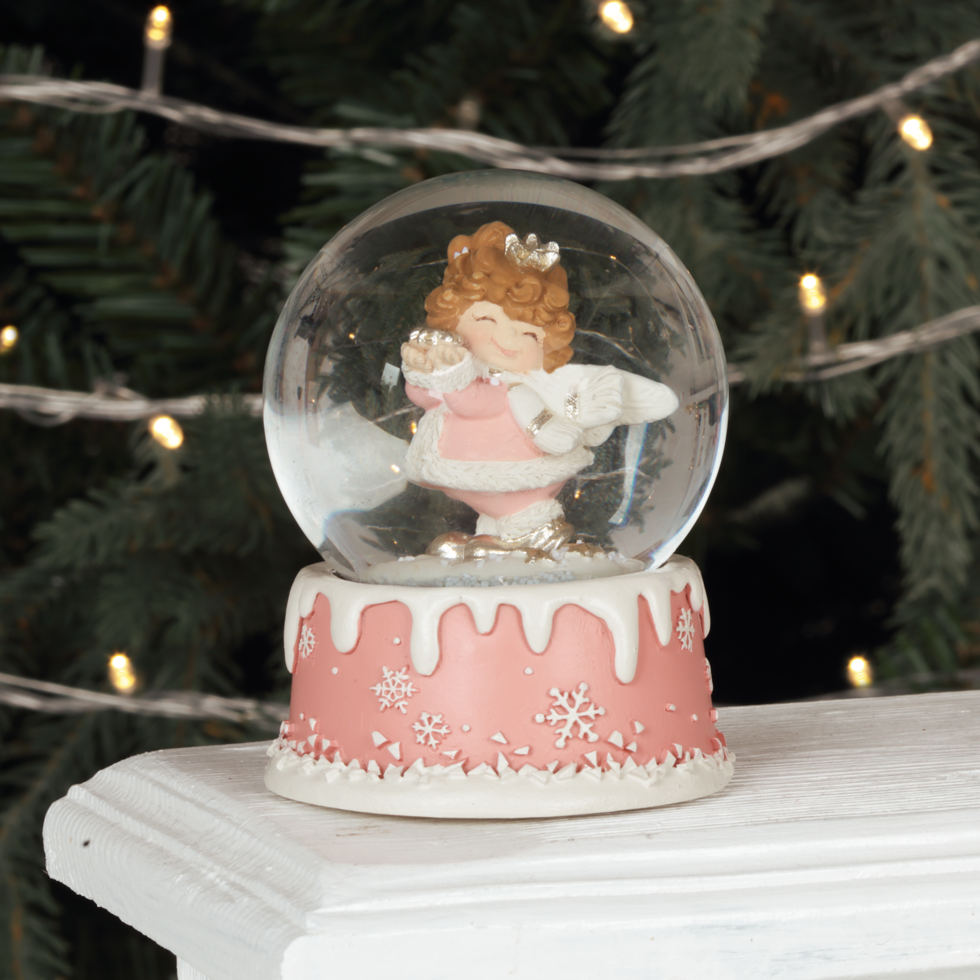 Изображение товара Новогоднее украшение Ангелочек 936122 прозрачный шар для елки 6x6 см розово-бежевое дизайнерское