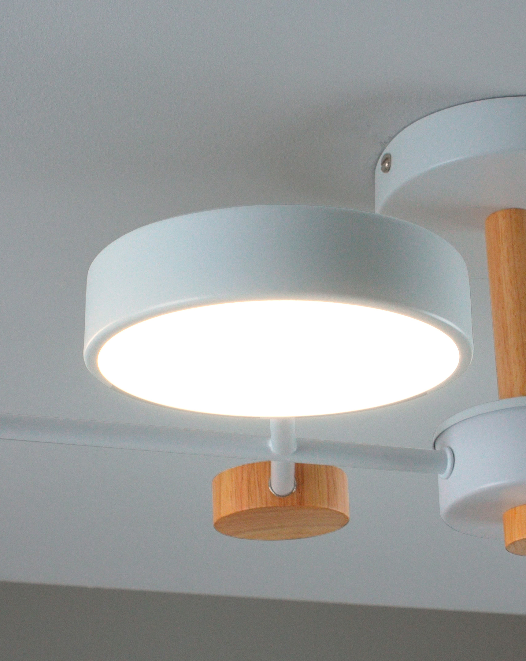 Изображение товара Люстра на штанге светодиодная Moderli Scandi V10970-cl 11 м² нейтральный белый свет цвет белый/бежевый