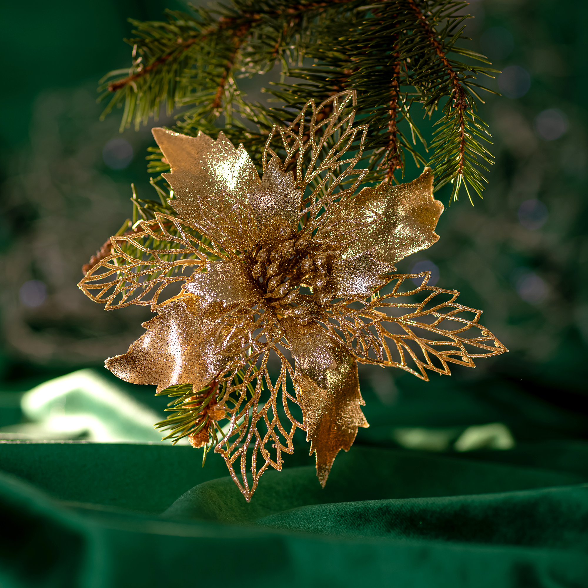 Изображение товара Украшение новогоднее "Цветок Рождественник", пластик, цвет золотой