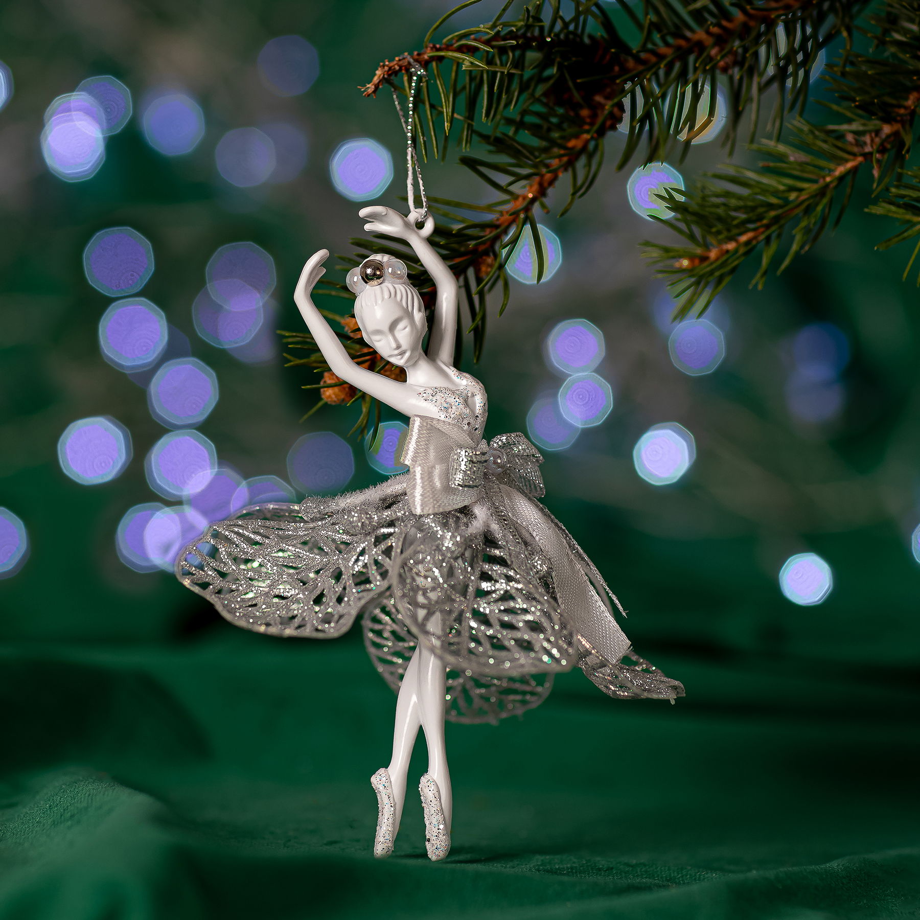Изображение товара Новогоднее украшение Балерина 15x13 см цвет белый