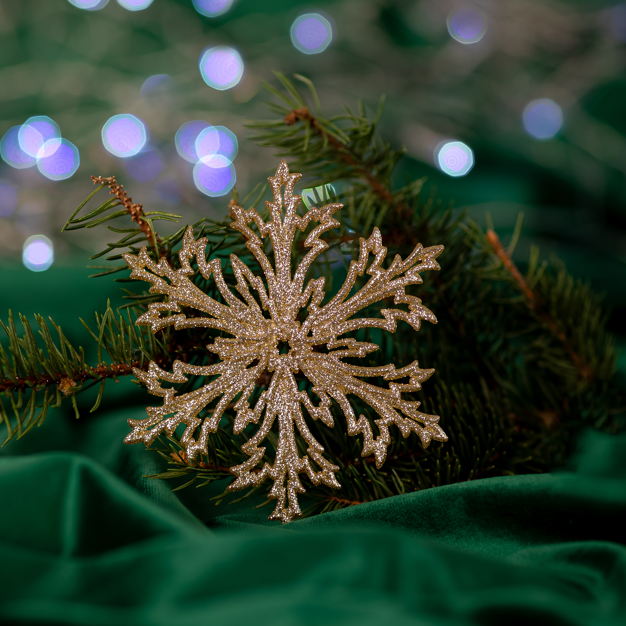 Изображение товара Новогоднее украшение Снежинка Морозко 12x12 см золотое с блестками