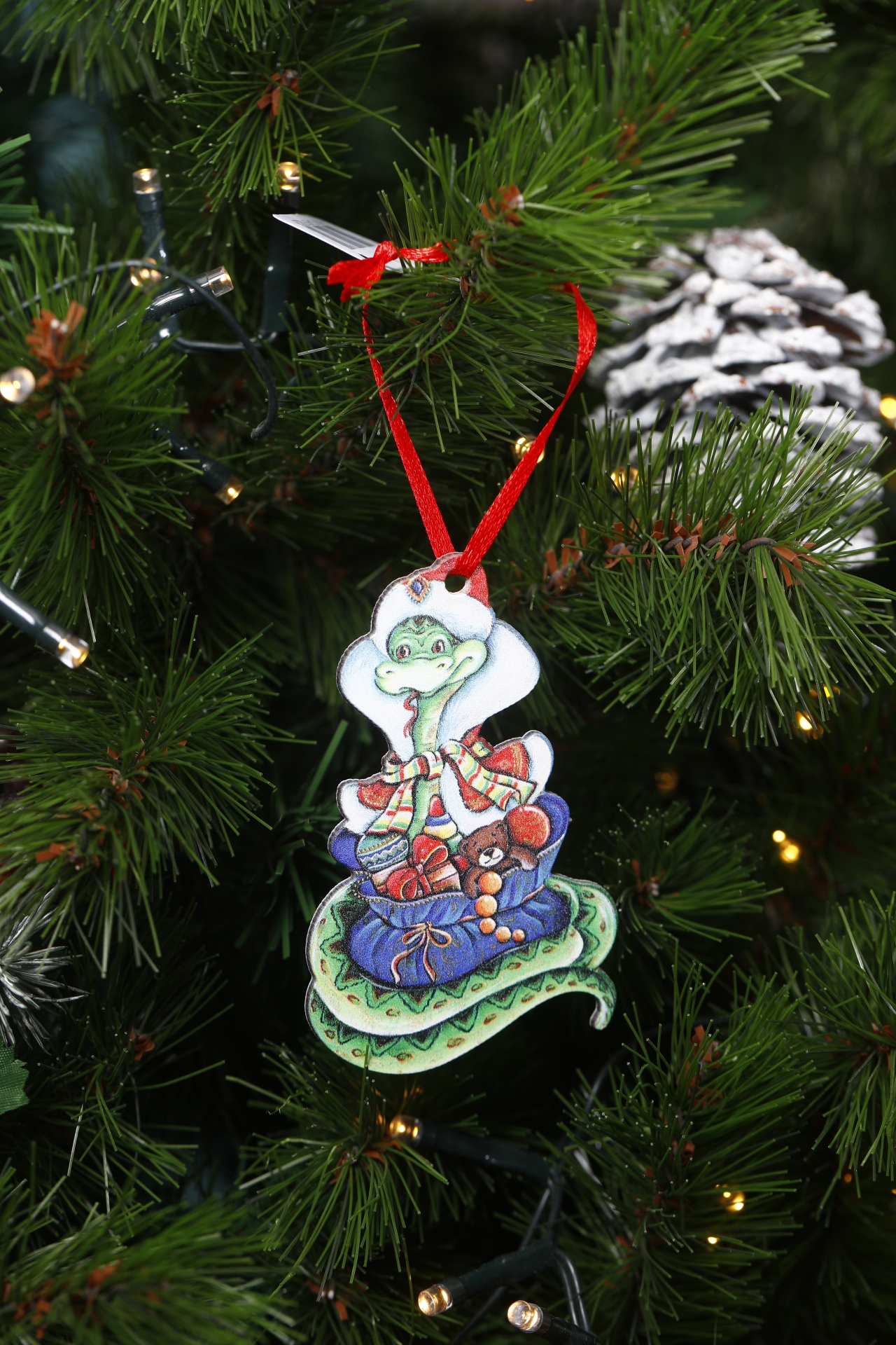 Изображение товара Елочная игрушка Подвеска Классическая коллекция 9x7x0.6 см разноцветная