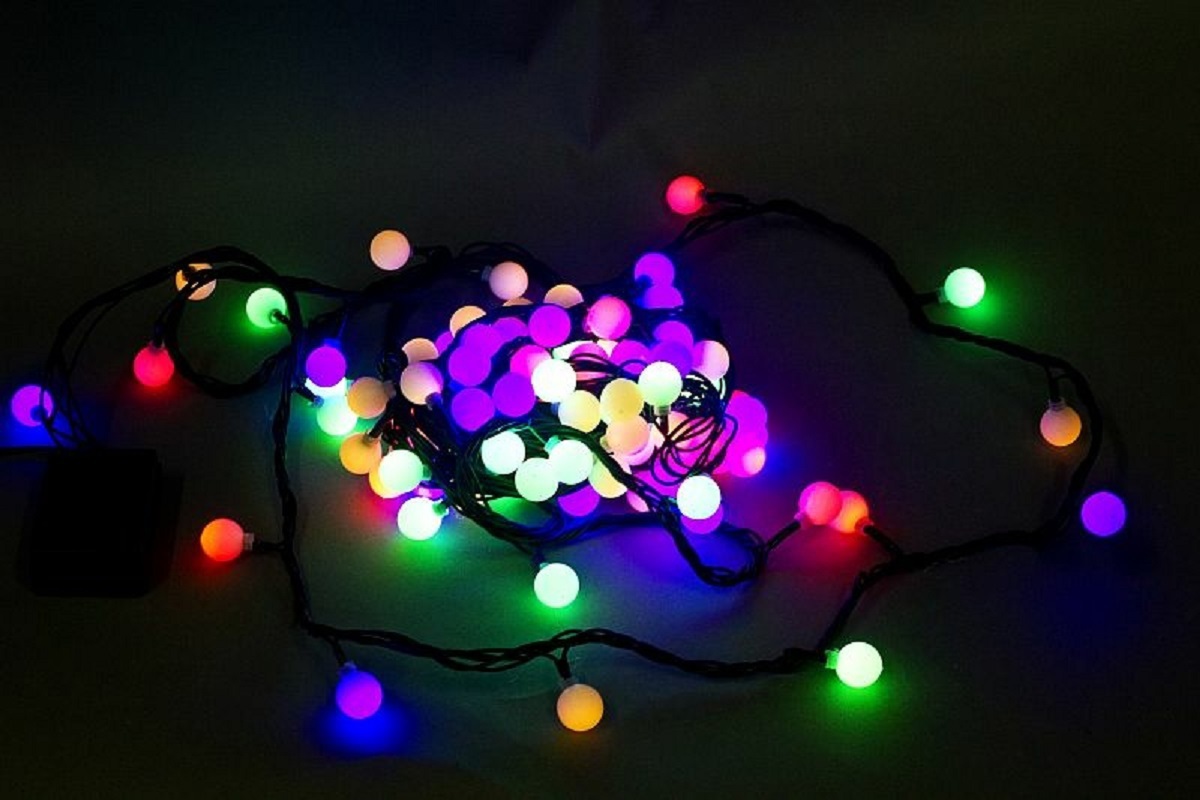 Изображение товара Электрогирлянда комнатная Sneha a-002a led mix нить 10 м 100 ламп разноцветный 1 режим работы