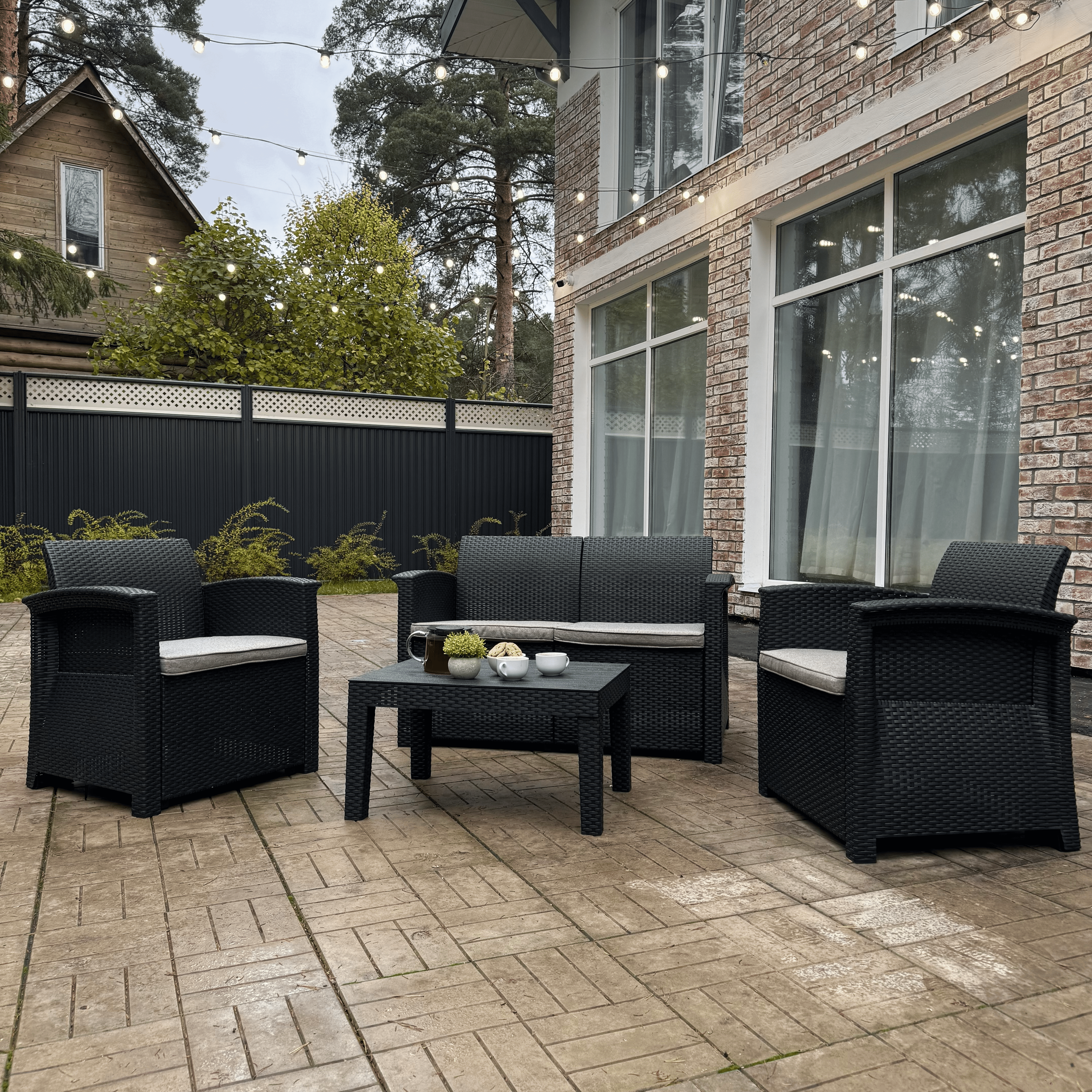 Изображение товара Набор садовой мебели Royal family Lily 4 предмета пластик черный со съемными подушками