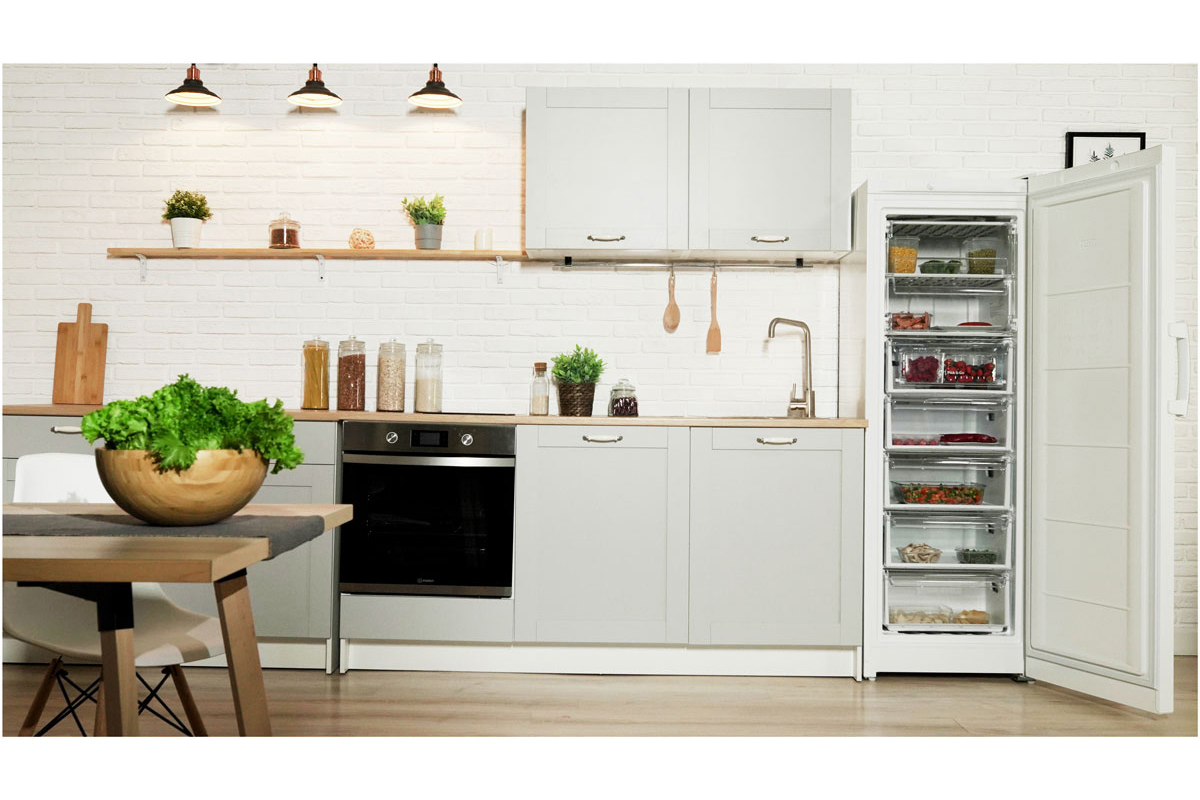 Морозильная камера Indesit 301538 60x175x64 см цвет белый ️ купить по ...