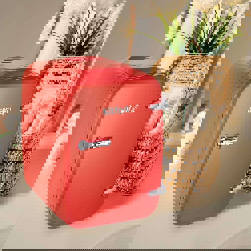 Изображение товара Холодильник для косметики Kitfort KT-3163-1 красный - компактное решение для хранения