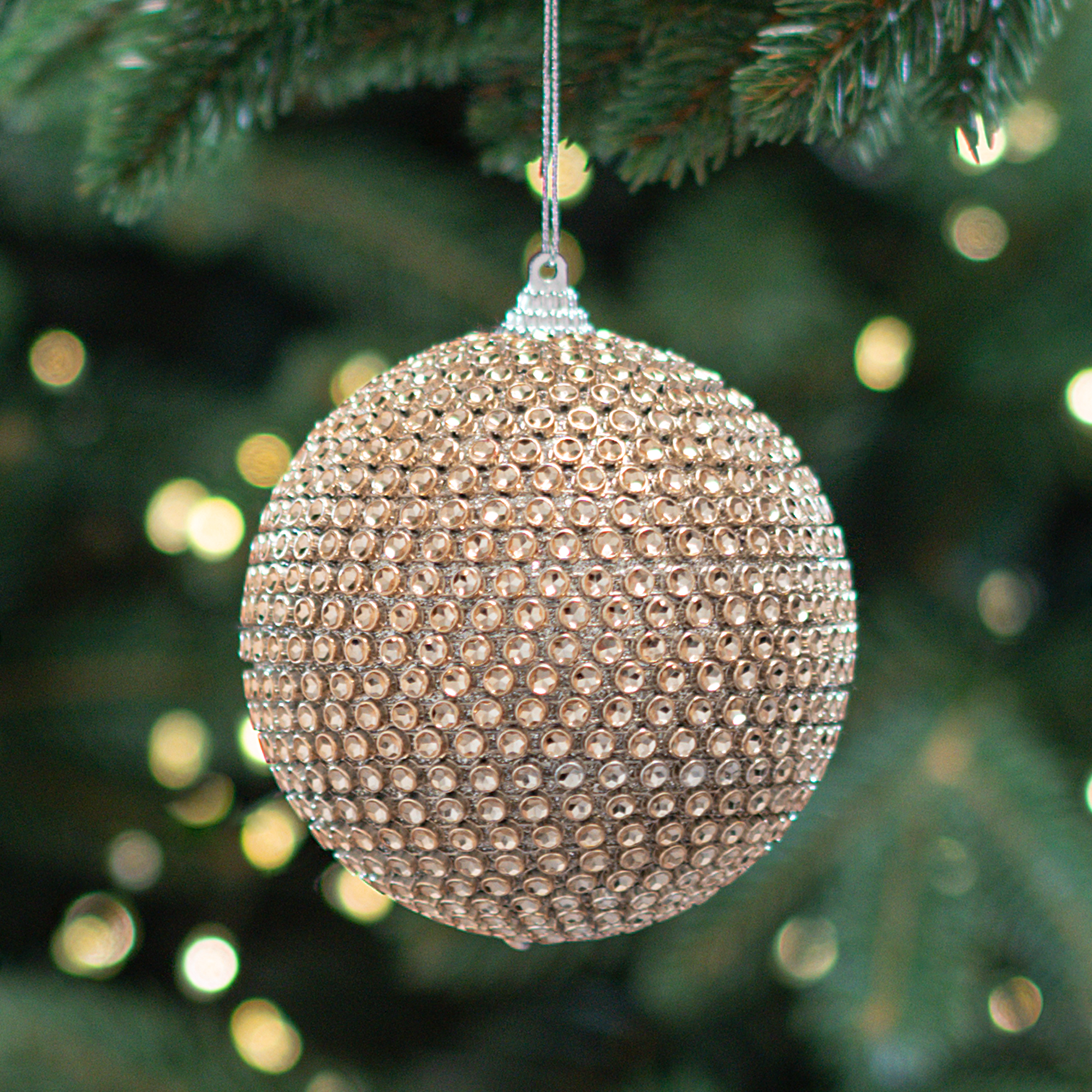 Изображение товара Золотистый елочный шар Инди ø10 см для новогоднего украшения из пластика