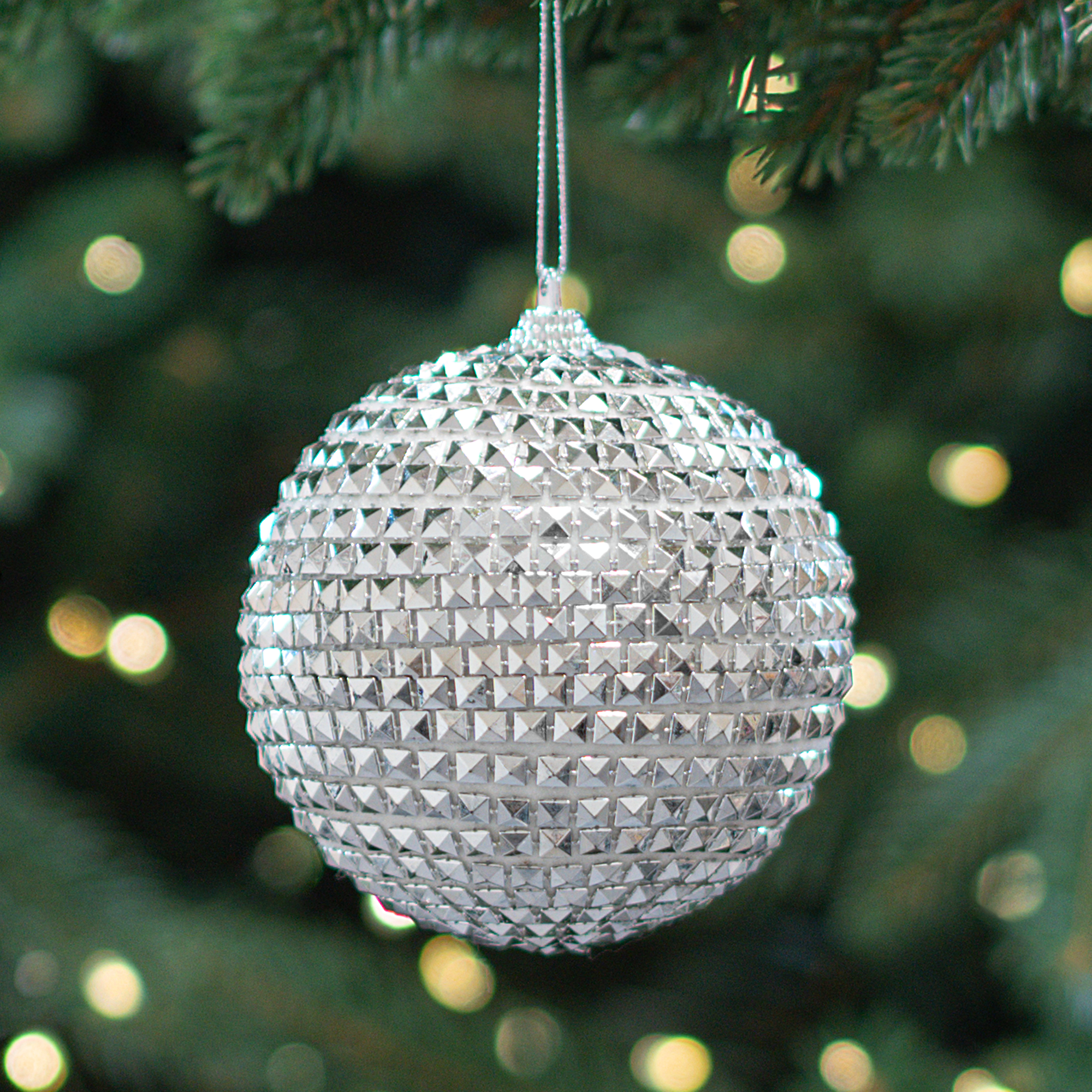 Изображение товара Шар елочный Инди серебристый 10 см из пластика с блестками