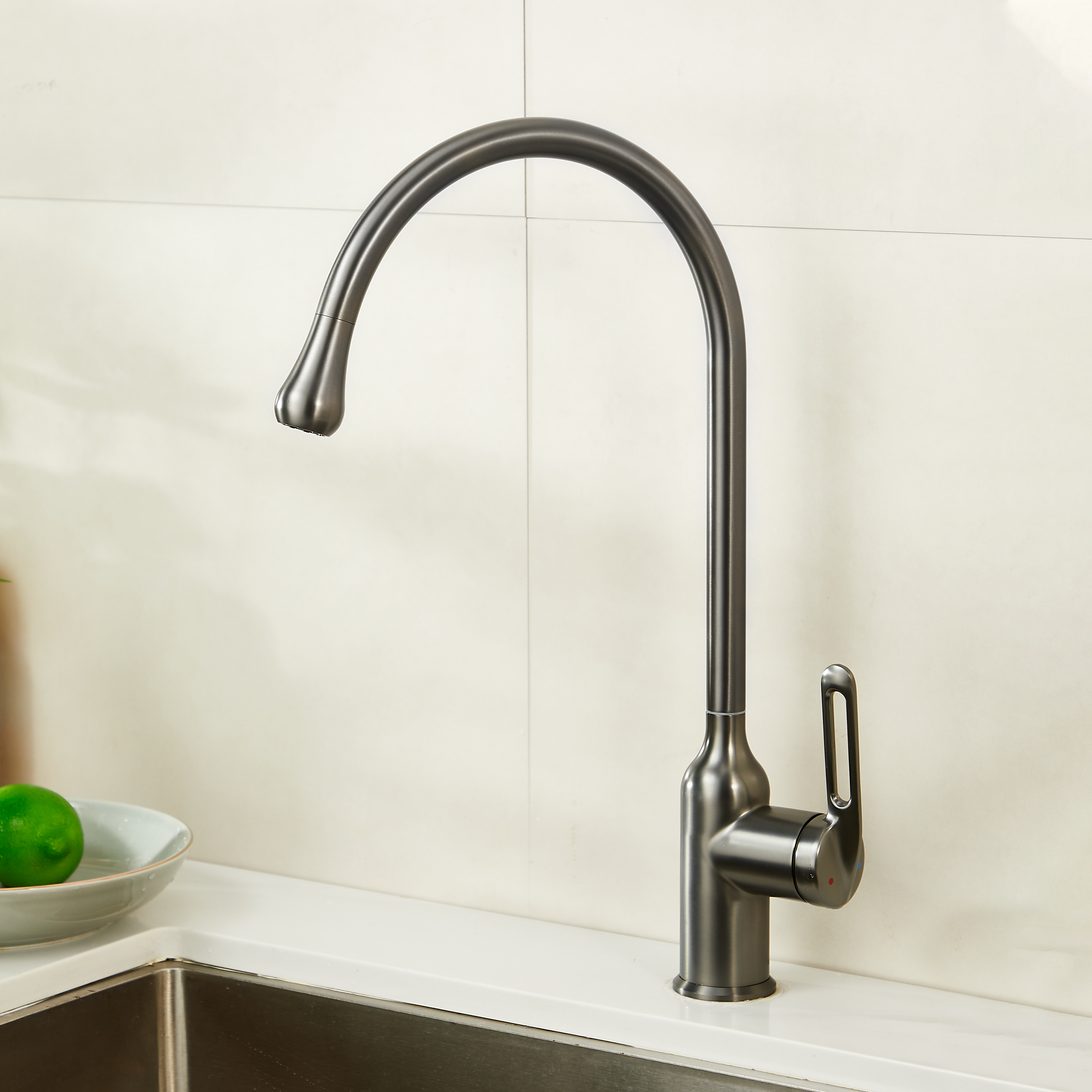 Изображение товара Смеситель для кухни Haiba HB71825-3 с поворотным изливом и гарантией 5 лет