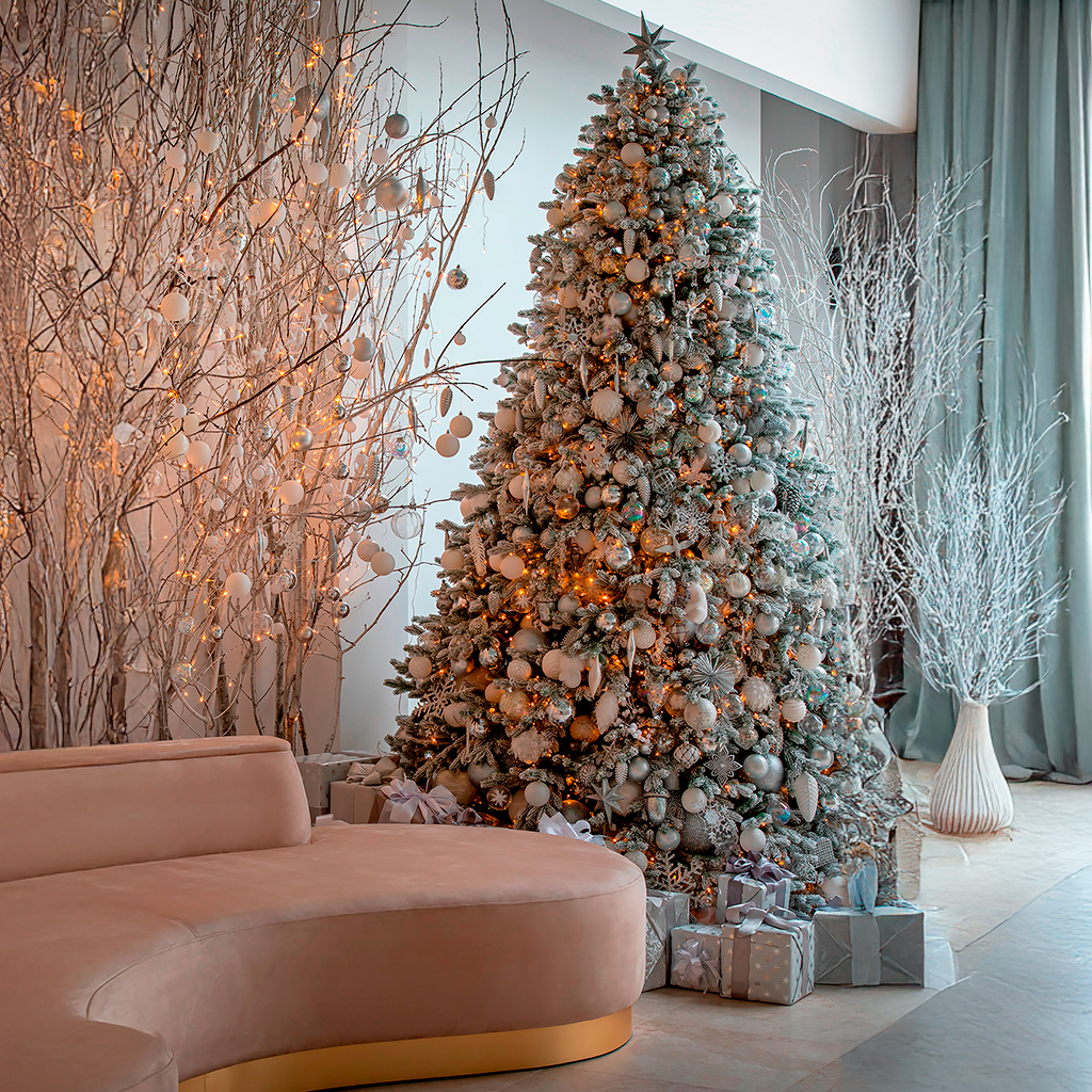 Изображение товара Ель новогодняя искусственная Max christmas заснеженная 210 см