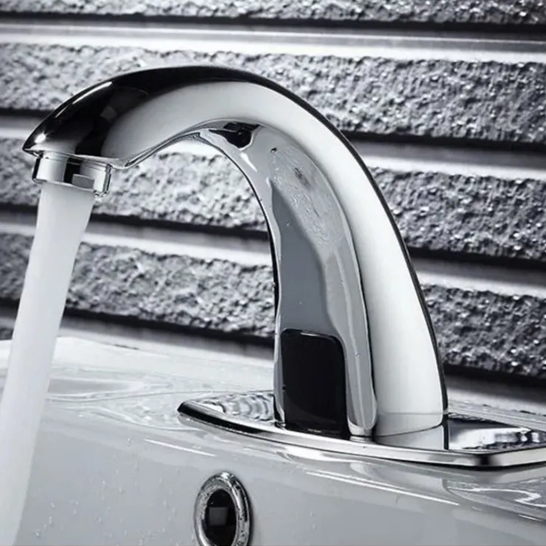 Изображение товара Смеситель для раковины Potato P0077 сенсорный бесконтактный цвет хром