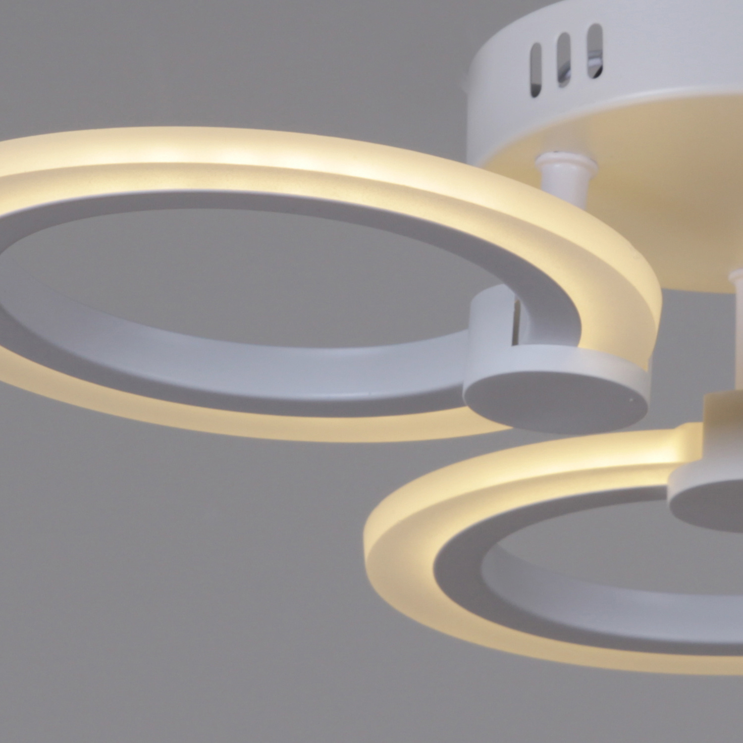 Изображение товара Люстра потолочная светодиодная Reluce 09501-0.3-03 белая 6 м² регулируемый свет