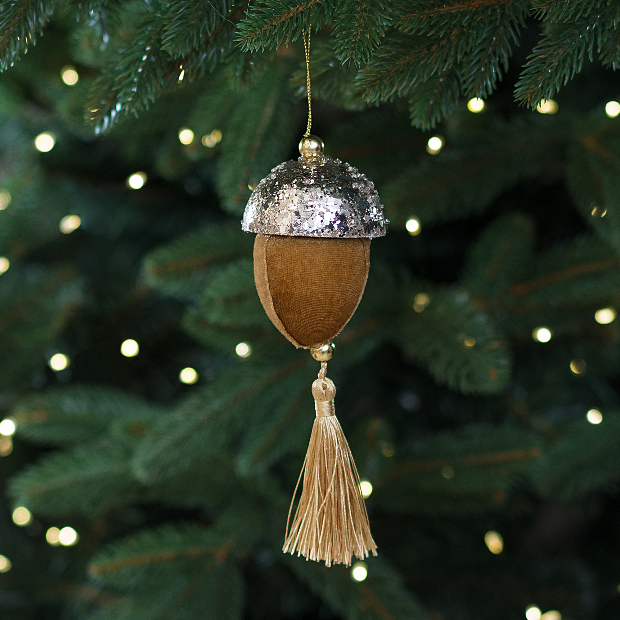 Изображение товара Декоративное подвесное украшение Желудь 19x6.5 см золотистое для новогоднего интерьера