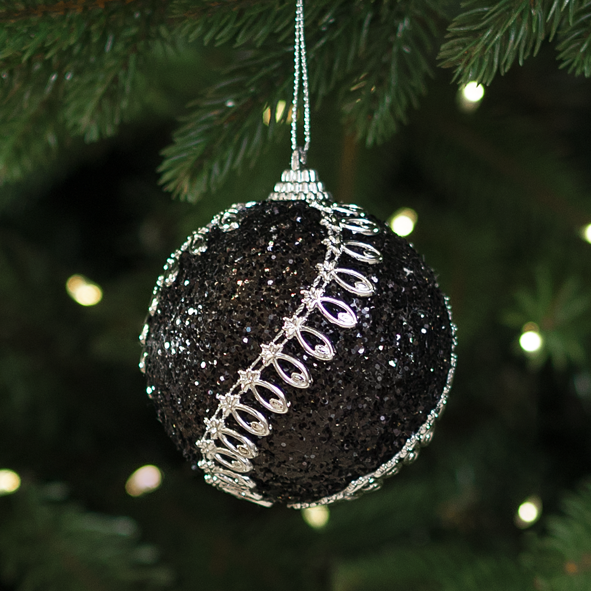 Изображение товара Шар елочный Стразы черно-серый 8 см из пластика с блестками