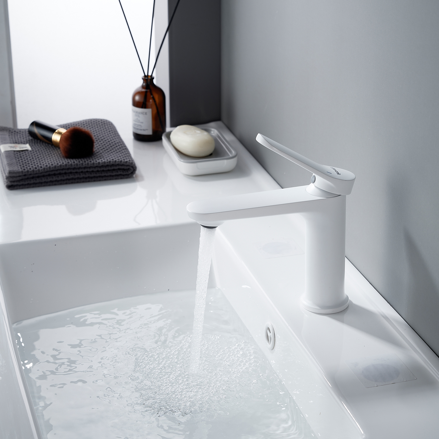 Изображение товара Смеситель для раковины Shevanik S4301C-LM матовый белый однорычажный