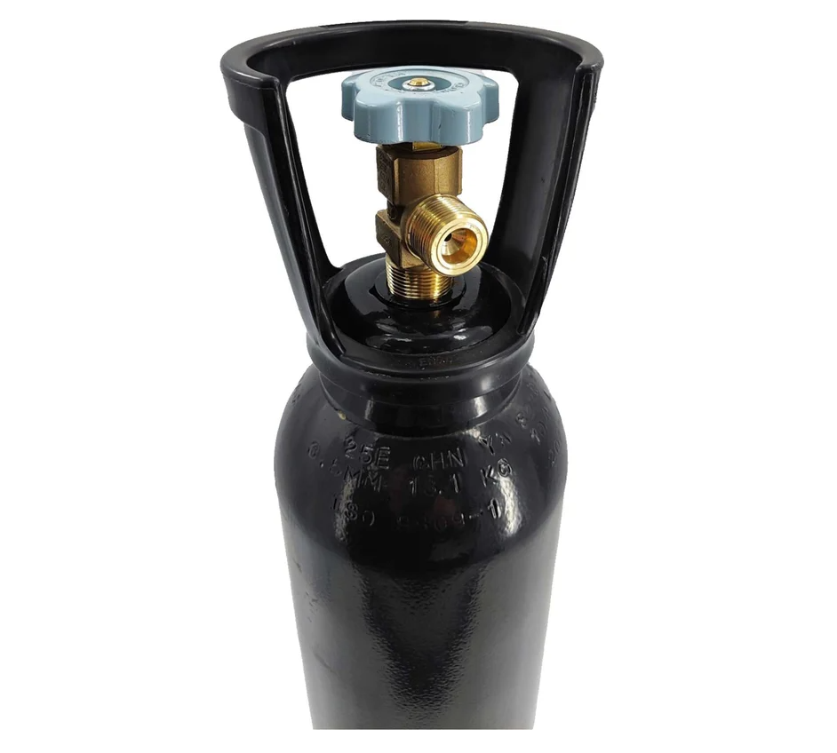 Изображение товара Газовый баллон бесшовный стальной на 10 литров CO2 черный надежный прочный