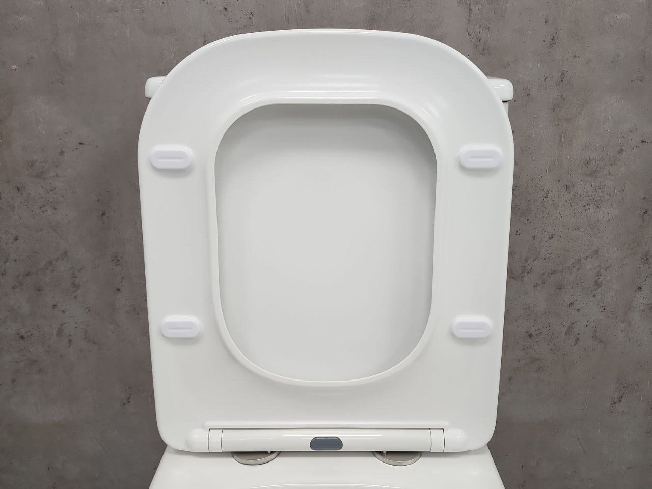 Изображение товара Унитаз-компакт Bloomix Gustav 2.0 безободковый 81 см белый Германия