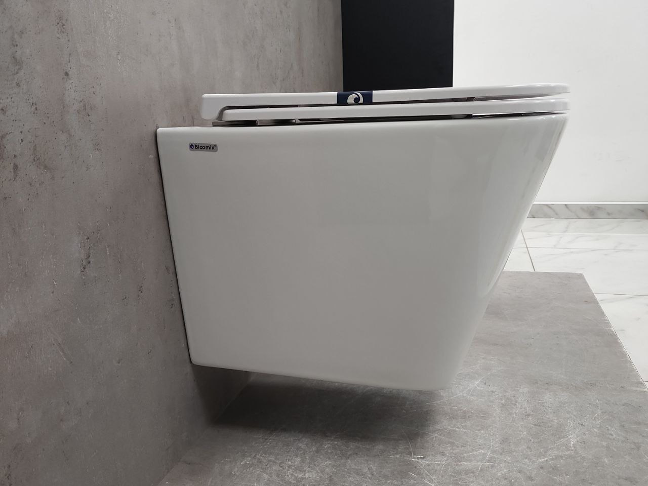 Изображение товара Подвесной унитаз Bloomix Creator 2.0 Безободковый с сиденьем микролифт Германия