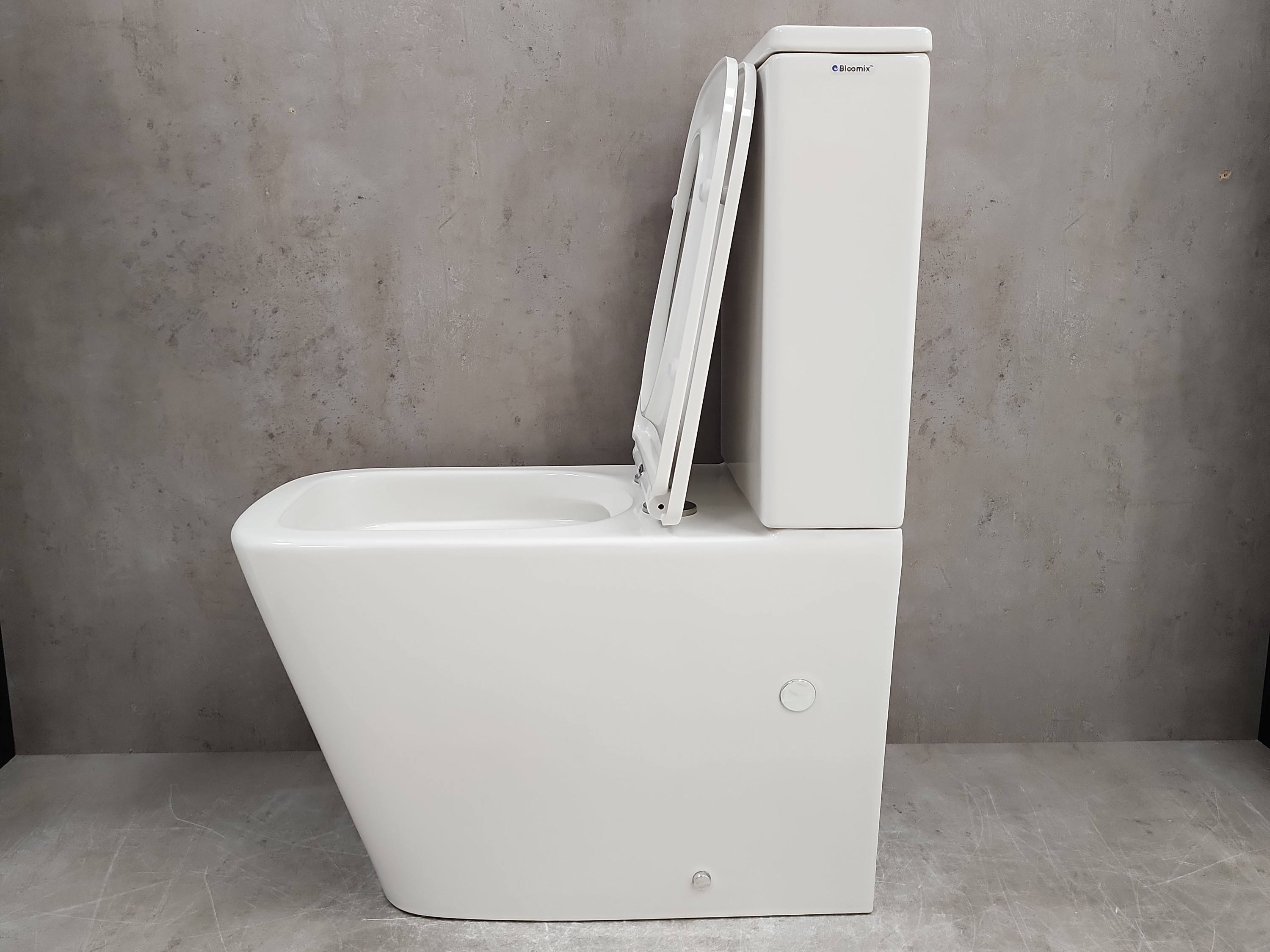 Изображение товара Унитаз-компакт Bloomix X-Cube 2.0 безободковый 85 см Германия