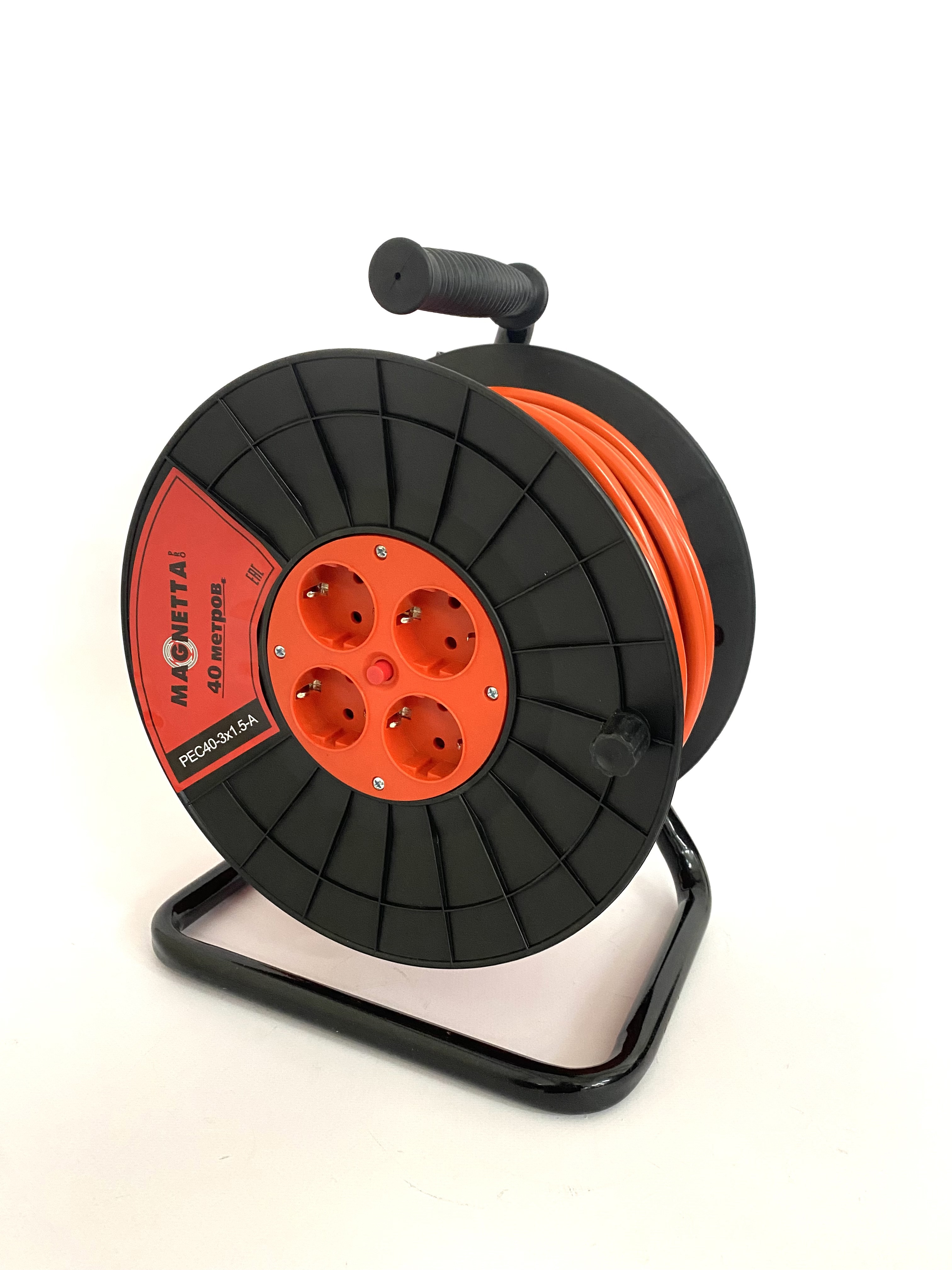 Изображение товара Удлинитель на катушке Magnetta PEC40-3X1.5-A 4 розетки с заземлением 3x1.5 мм 40 м цвет красный