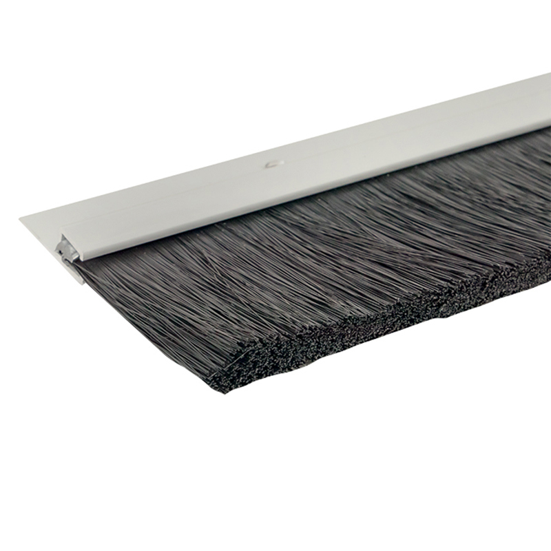 Изображение товара Щеточный буртик EKF Basic на алюминиевом держателе 300x45 мм 2 шт.