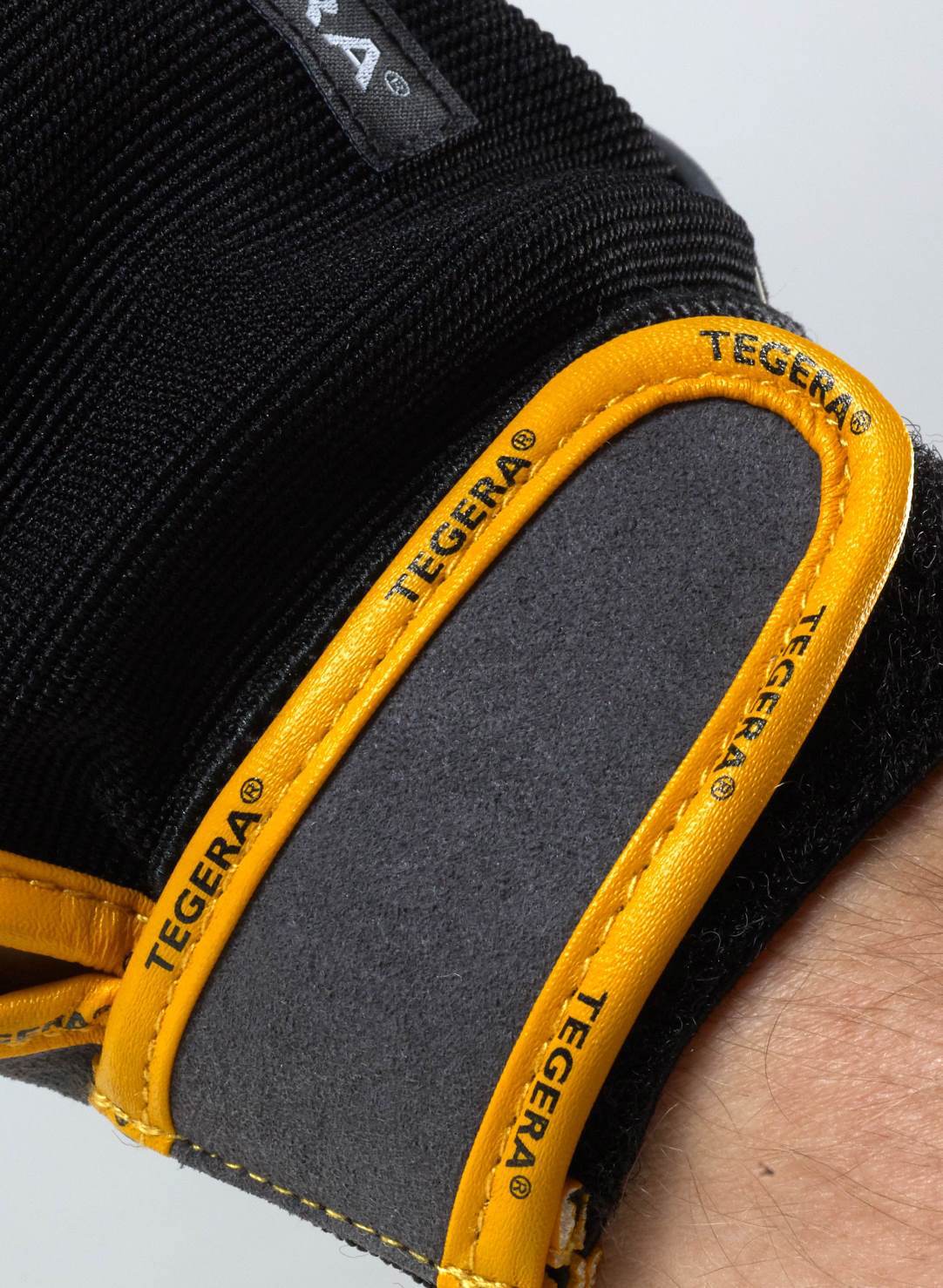 Изображение товара Перчатки из искусственной кожи Tegera 9200-10, размер 10/XL Изображение товара Перчатки из искусственной кожи Tegera 9200-10, размер 10/XL