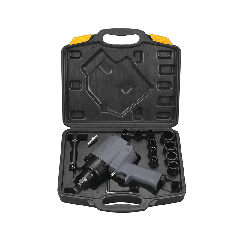 Изображение товара Гайковерт пневматический Fubag IW720 100193, 1/4", 720 Нм с набором головок Изображение товара Гайковерт пневматический Fubag IW720 100193, 1/4", 720 Нм с набором головок