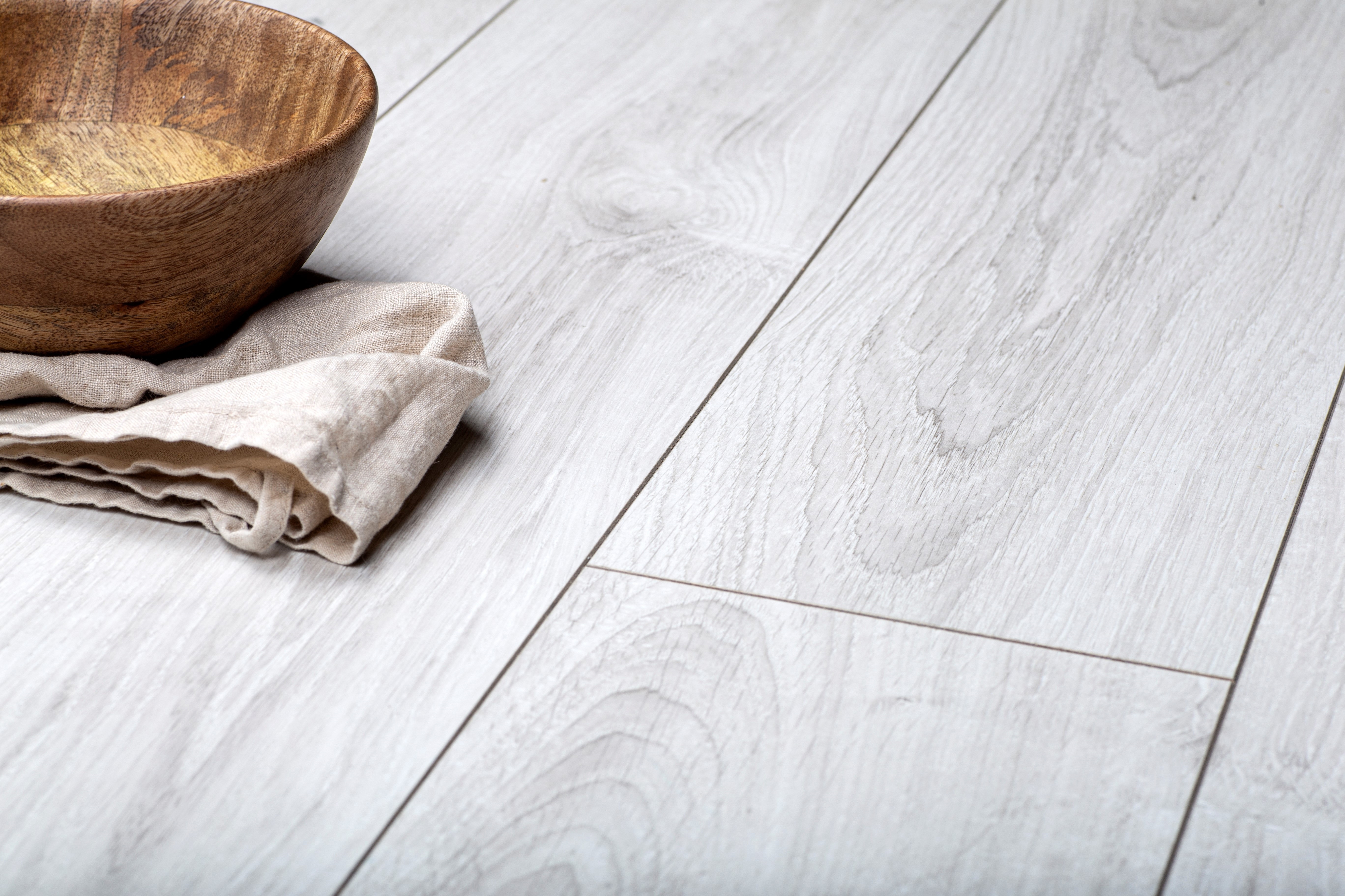 Изображение товара Ламинат Alsafloor Solid Medium Polar Oak 33 класс влагостойкий 12 мм фаска