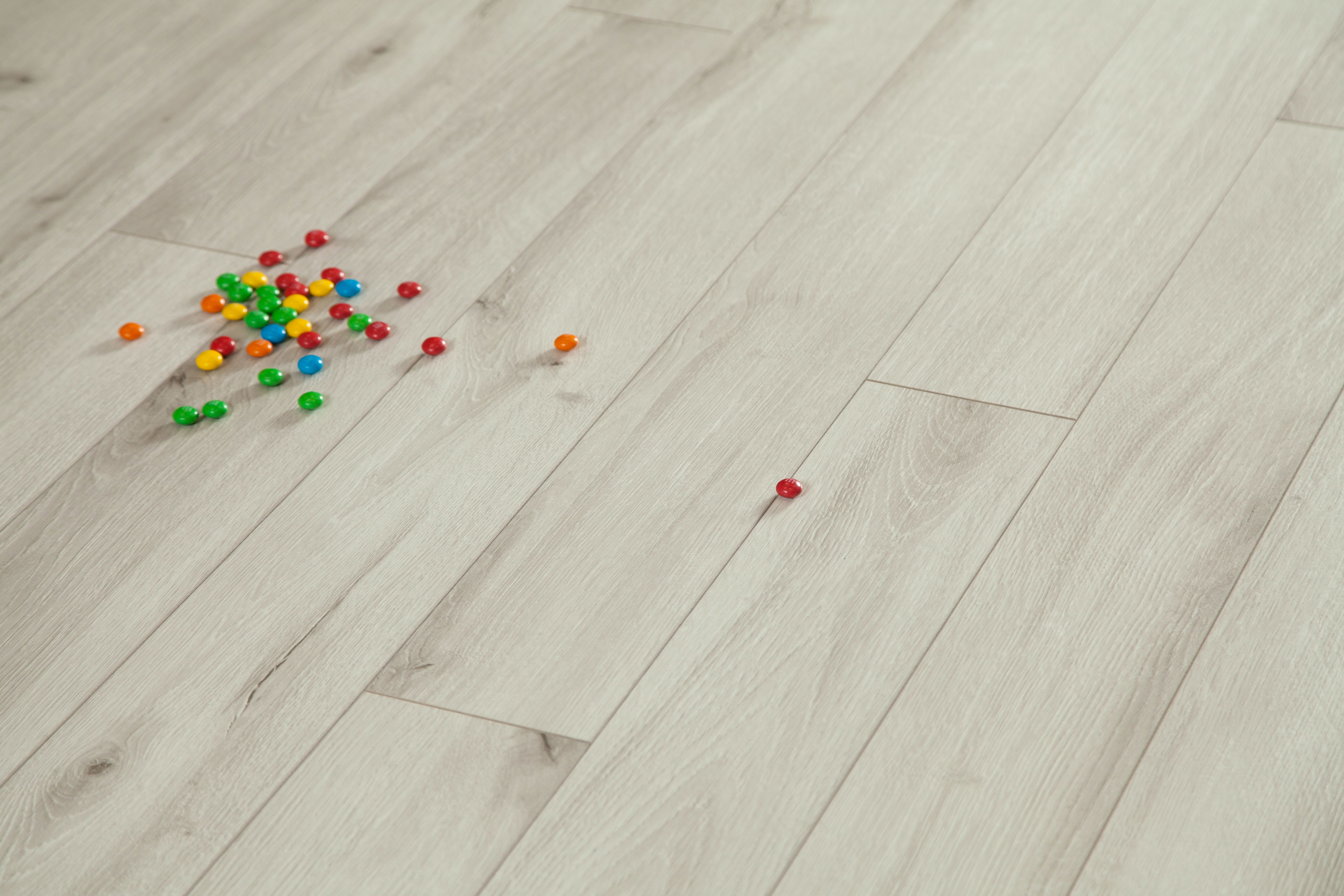 Изображение товара Ламинат Kronopol Cuprum Platinium Rimini Oak 33 класс 12 мм с фаской