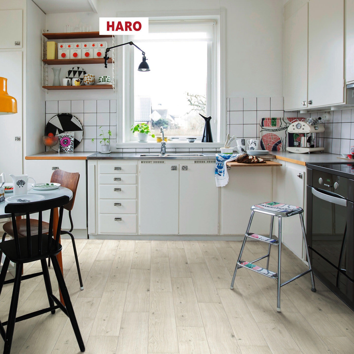 Изображение товара Ламинат Haro Дуб Эмилия белый 32 класс толщина 8 мм с фаской 1.98 м²