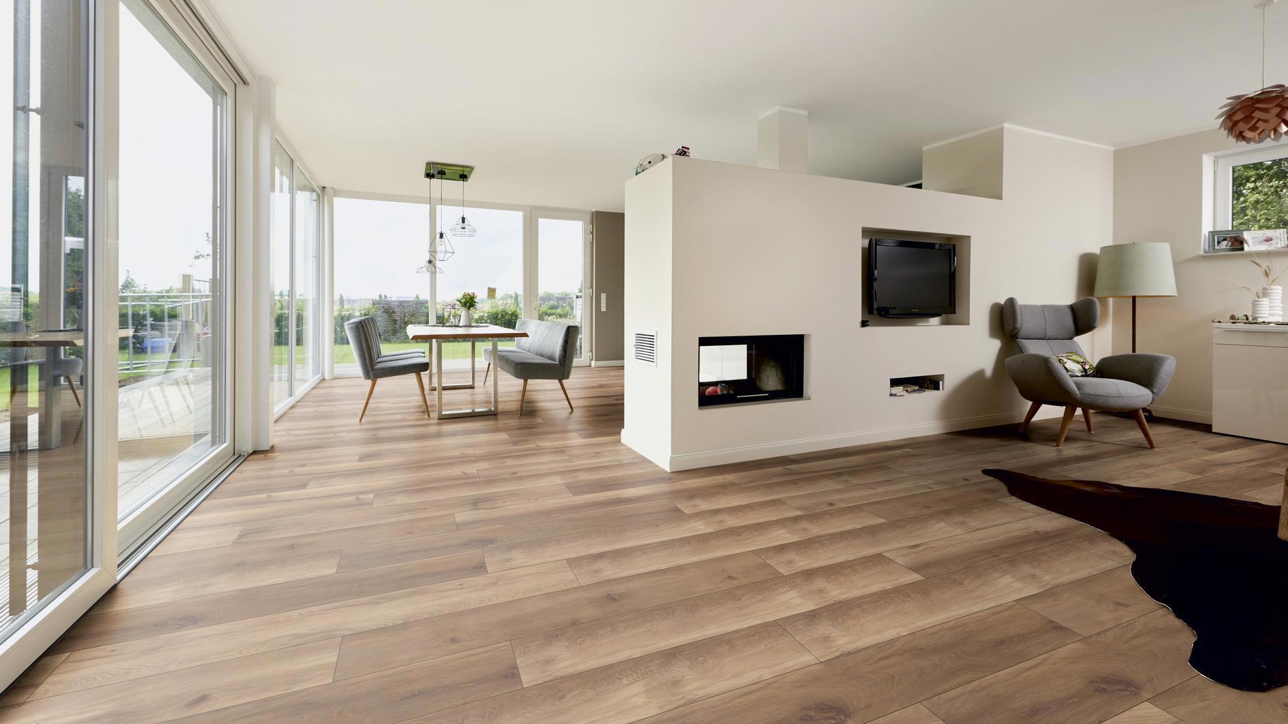 Изображение товара Ламинат Ter Hurne Dureco Classic Line Дуб Римский коричневый 12 мм 33 класс фаска 1.48 м²