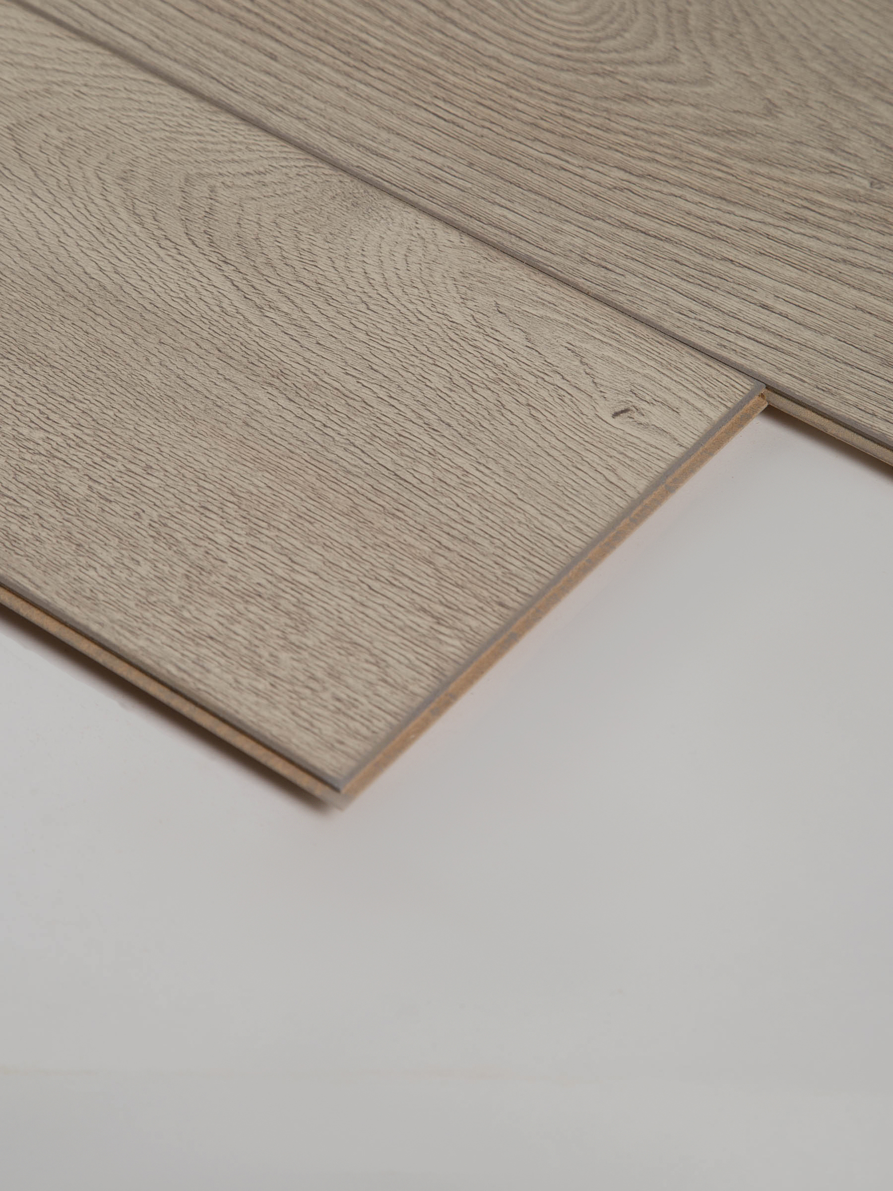 Изображение товара Ламинат Ламелли Сосна Русская 33 класс 12 мм с фаской для жилых помещений