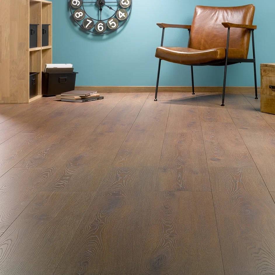 Изображение товара Ламинат Alsafloor Herringbone Chestnut Oak 33 класс влагостойкий елочка 12 мм