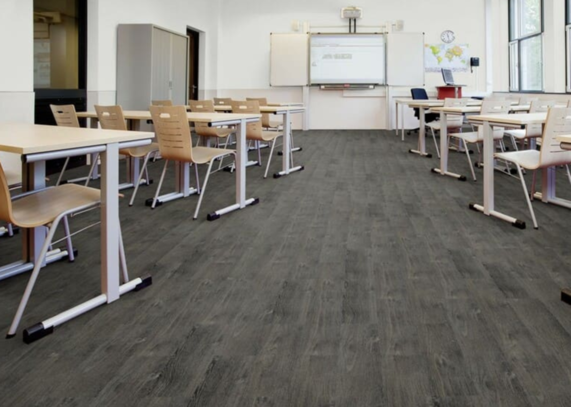 Изображение товара ПВХ плитка Forbo Effekta Professional P Black Fine Oak PRO 43 класс толщина 2.20 мм 3 м², цена за упаковку