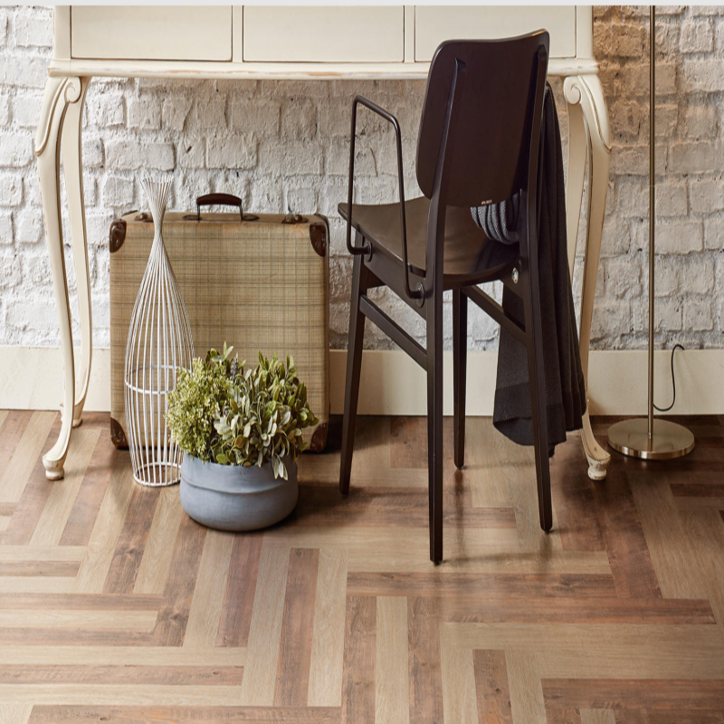 Изображение товара ПВХ плитка Tarkett Lounge Woody 43 класс, влагостойкая, толщина 3 мм, 2.09 м²