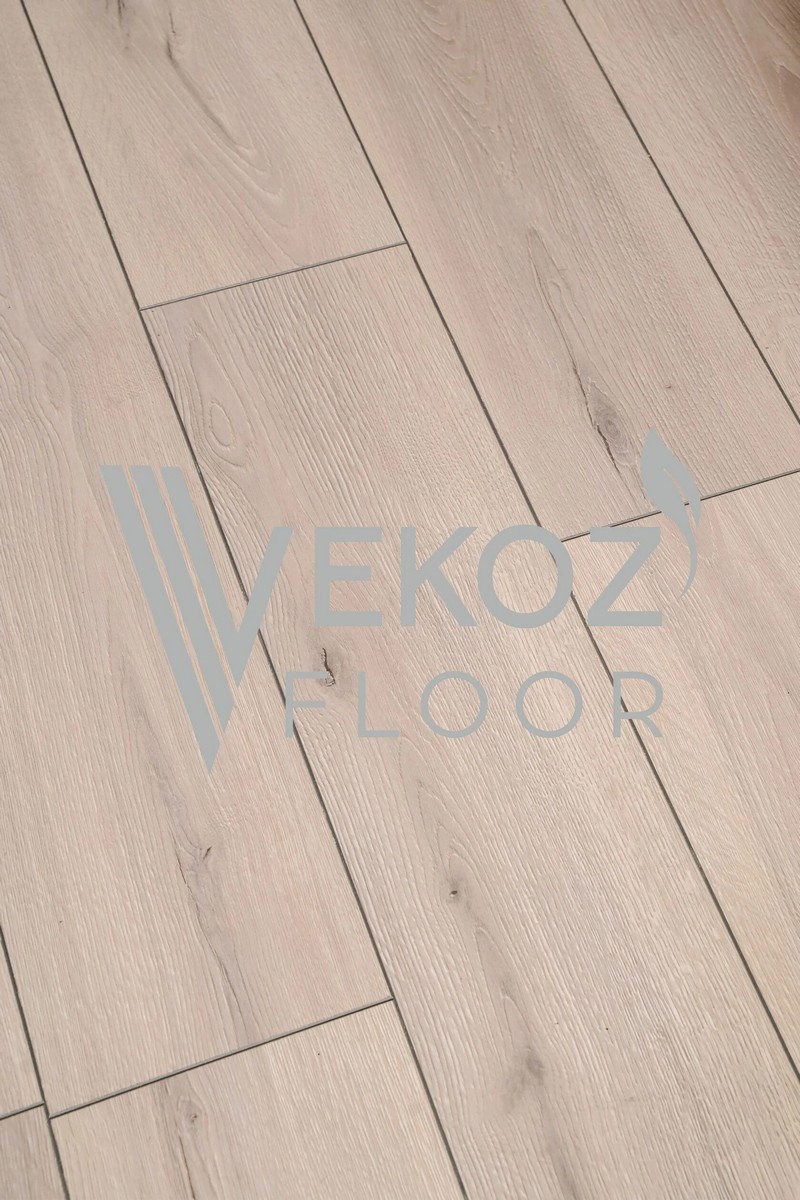 Изображение товара Ламинат Vekoz Floor Azzurro Дуб Французский 33 класс 8 мм фаска влагостойкий для дома и офиса