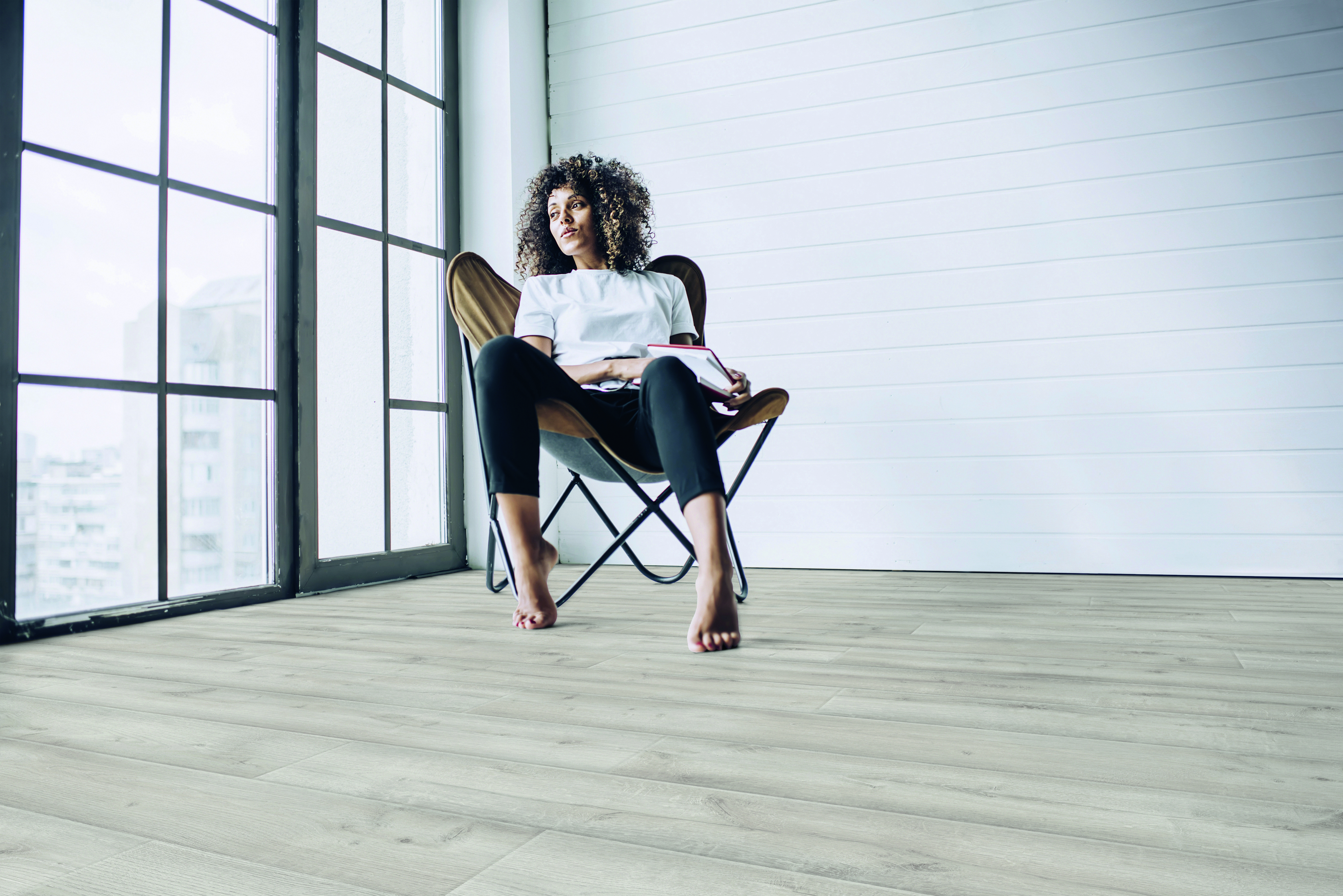 Изображение товара Ламинат Master floor Aqualine Av Oak Historic Arctic 33 класс толщина 8 мм с фаской 2.40 м², цена за упаковку