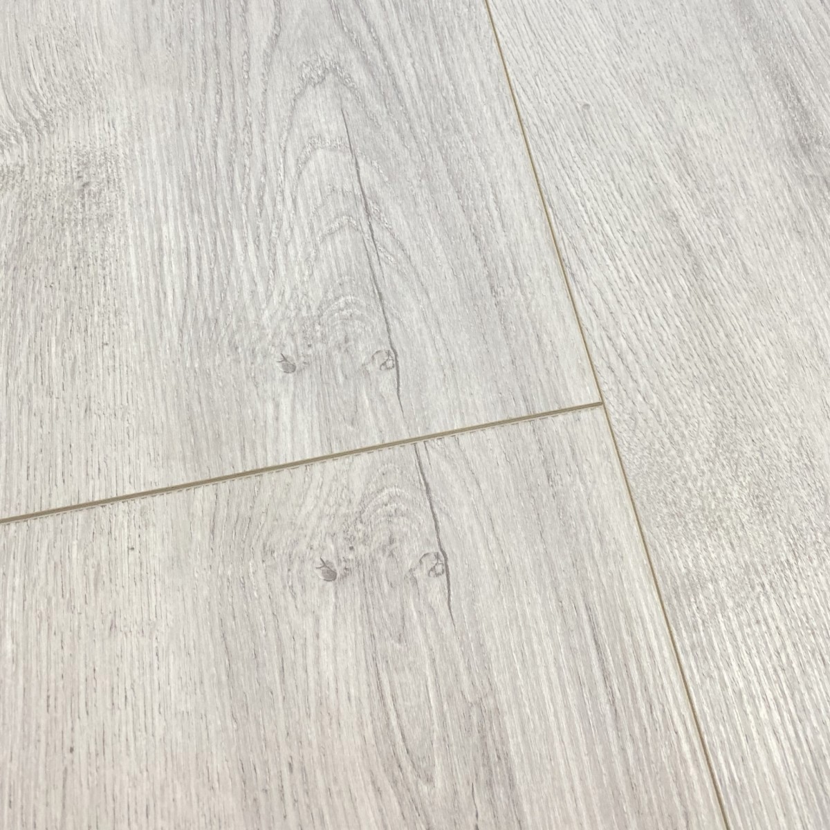 Изображение товара Ламинат Greenwald Concept Дуб Ньювелл 33 класс влагостойкий с фаской 8 мм 2.69 м²