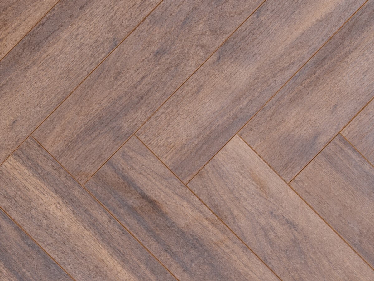 Изображение товара Ламинат Kronparket Herringbone Орех Леман 12 мм 34 класс влагостойкий с фаской