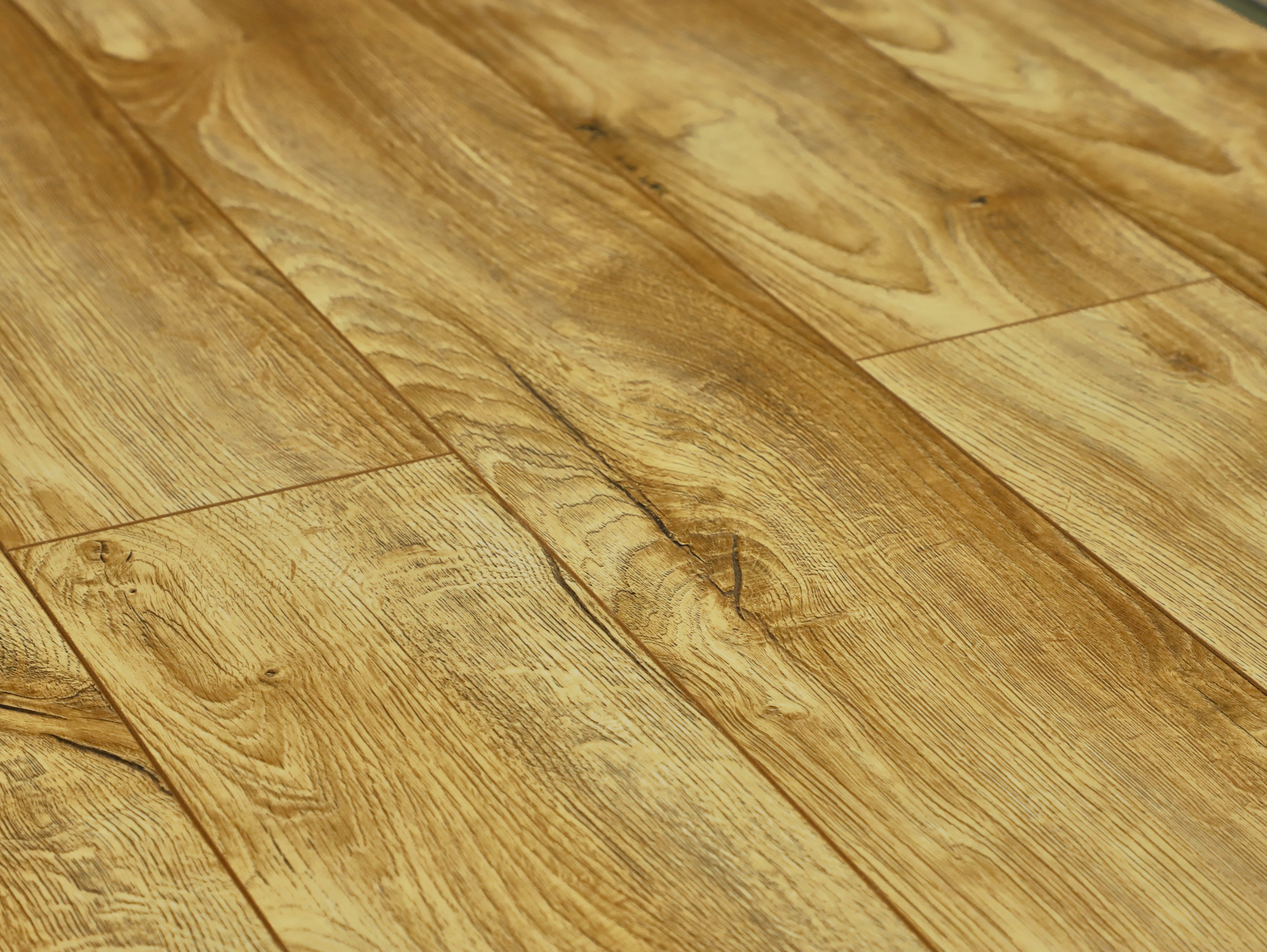 Изображение товара Ламинат Kronopol Parfe Floor Narrow Дуб Эз 33 класс толщина 8 мм с фаской 2 м², цена за упаковку