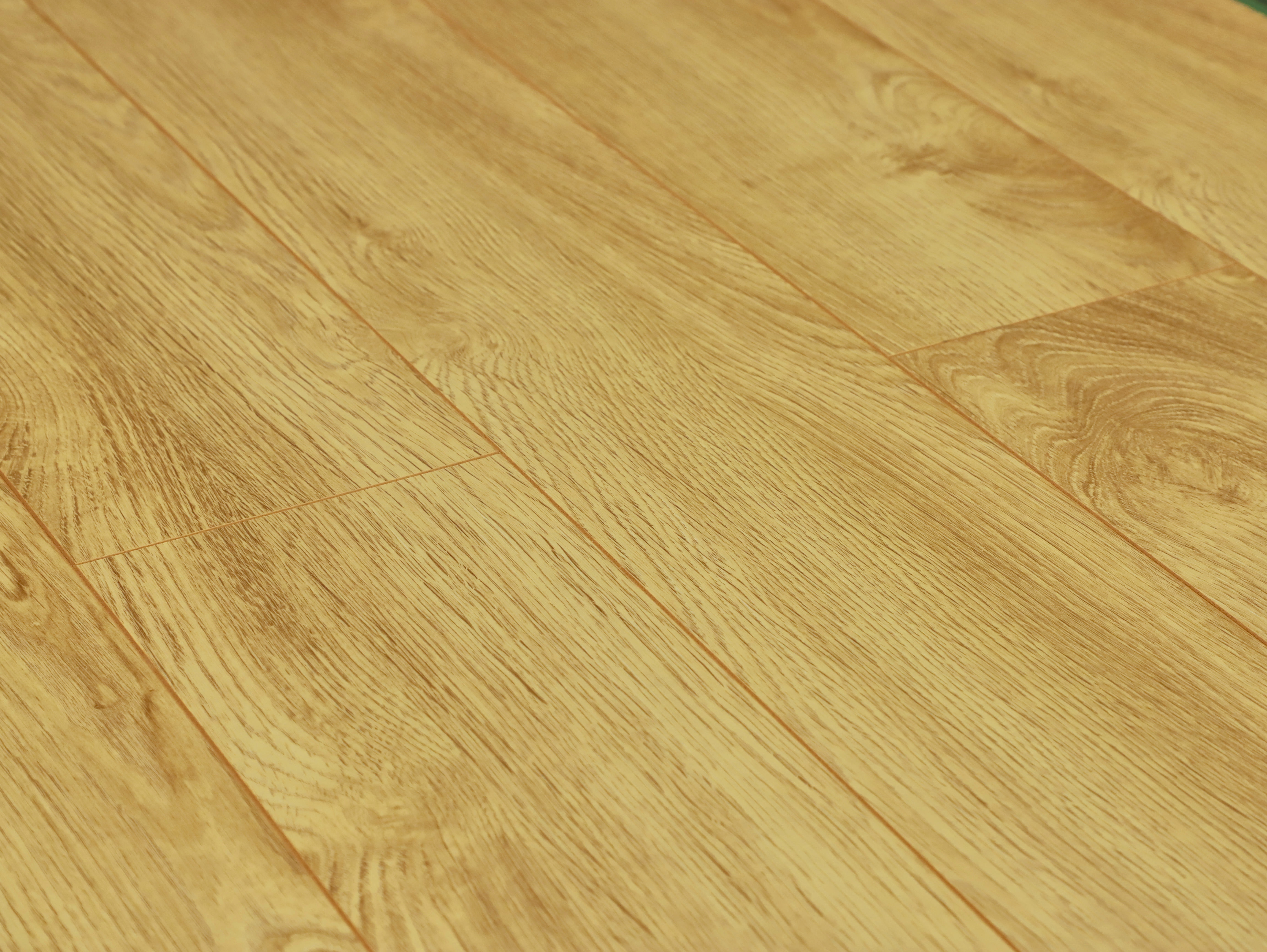 Изображение товара Ламинат Kronopol Parfe Floor Narrow Дуб Валенсоль 33 класс толщина 8 мм с фаской 2 м², цена за упаковку