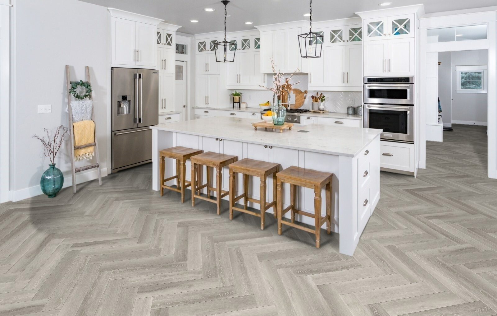 Изображение товара SPC плитка FirmFit Herringbone Дуб Серый Браш 34 класс 5 мм 2.27 м² укладка ёлочка