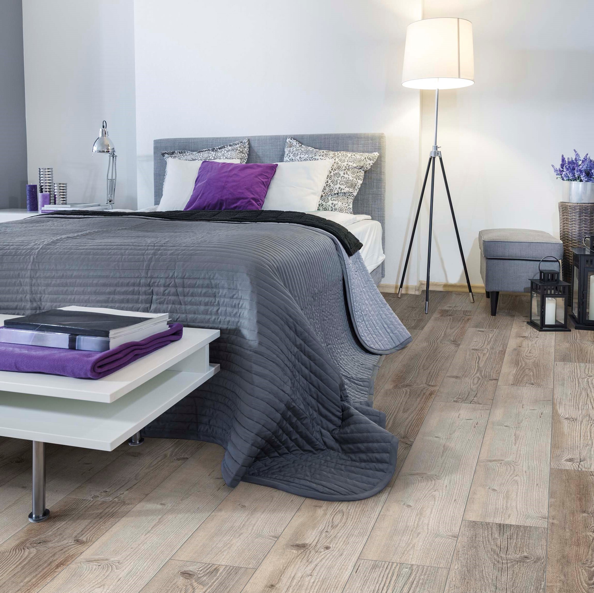 Изображение товара Ламинат Expert Choice Сосна Маунтин 32 класс 8 мм с фаской