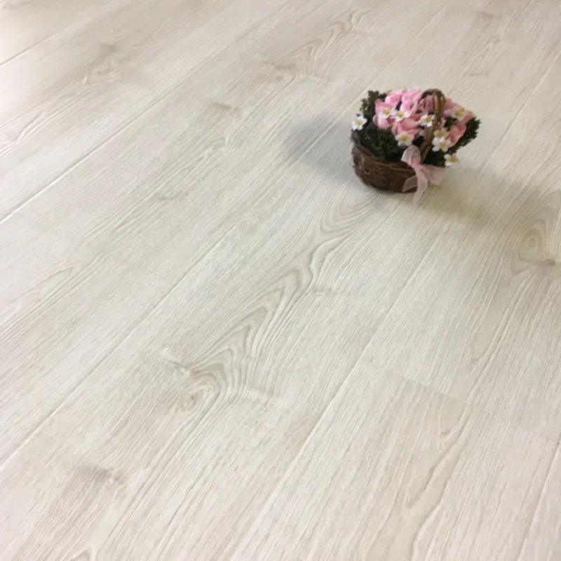 Изображение товара Ламинат MostFlooring Brilliant 11708 33 класс 12 мм влагостойкий с фаской