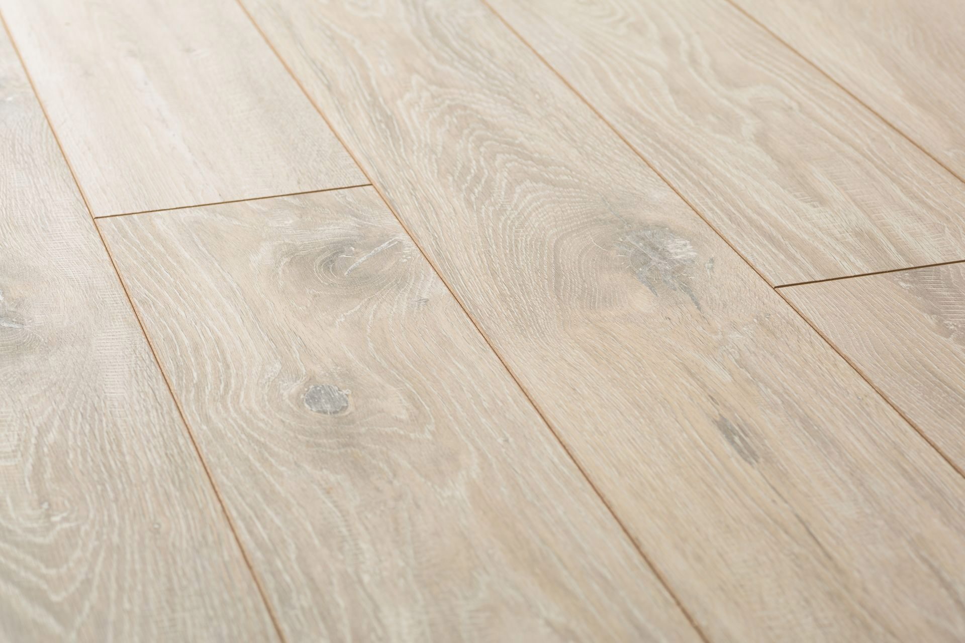 Изображение товара Ламинат Classen Dafino Green Дуб Гризли 32 класс 8 мм с фаской 2.058 м² Германия