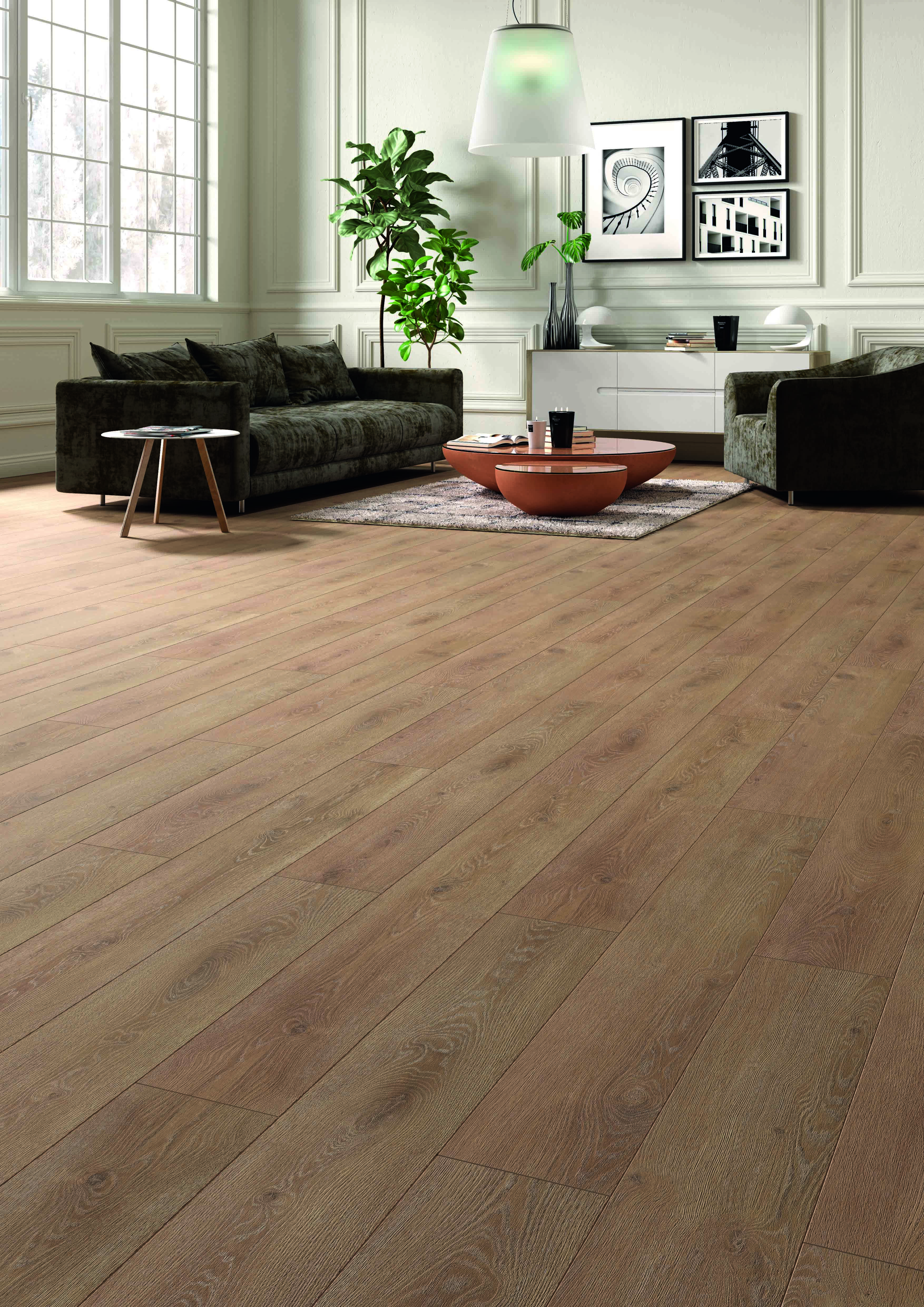 Изображение товара Ламинат Elegant Medium Kraft Oak 8 мм AC5 с фаской французский бренд