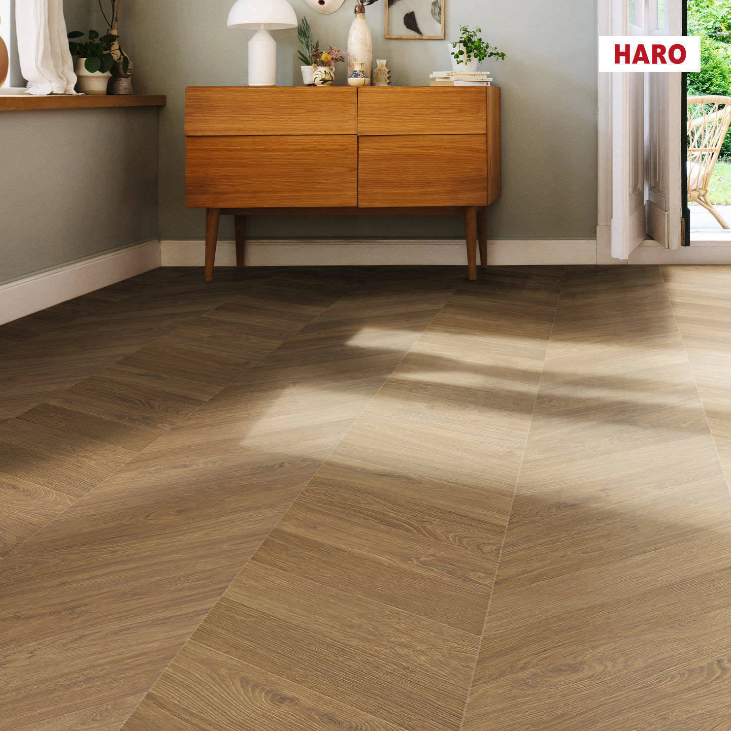Изображение товара Ламинат Haro Chevron Дуб Натур Шеврон 33 класс толщина 8 мм с фаской 2.12 м², цена за упаковку